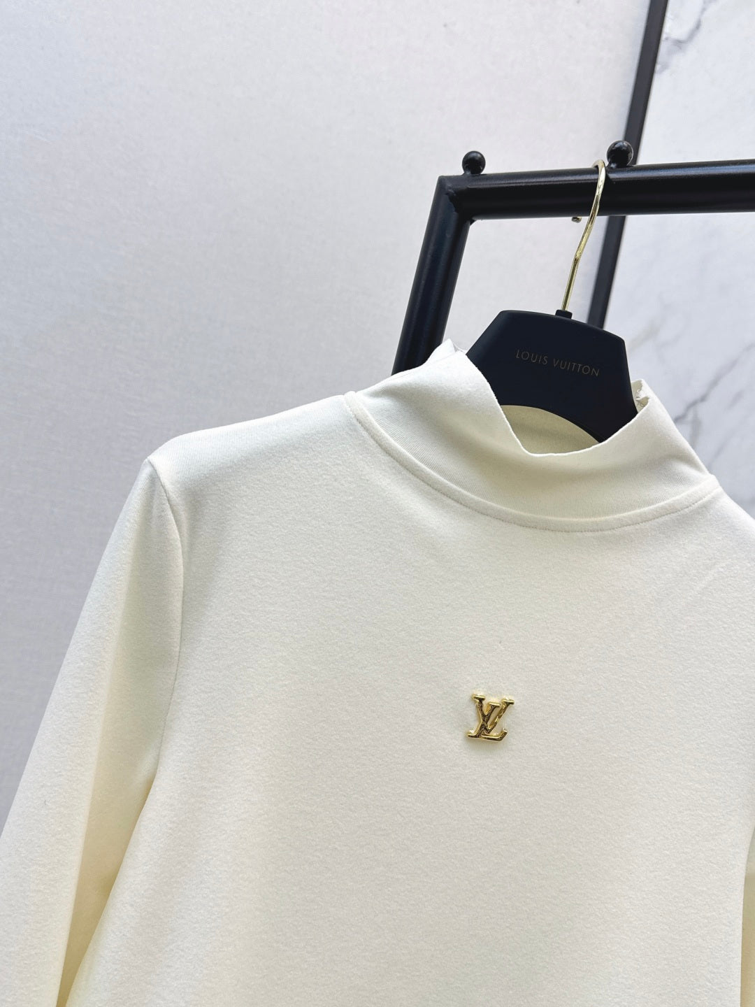 Louis NEW turtleneck shirt