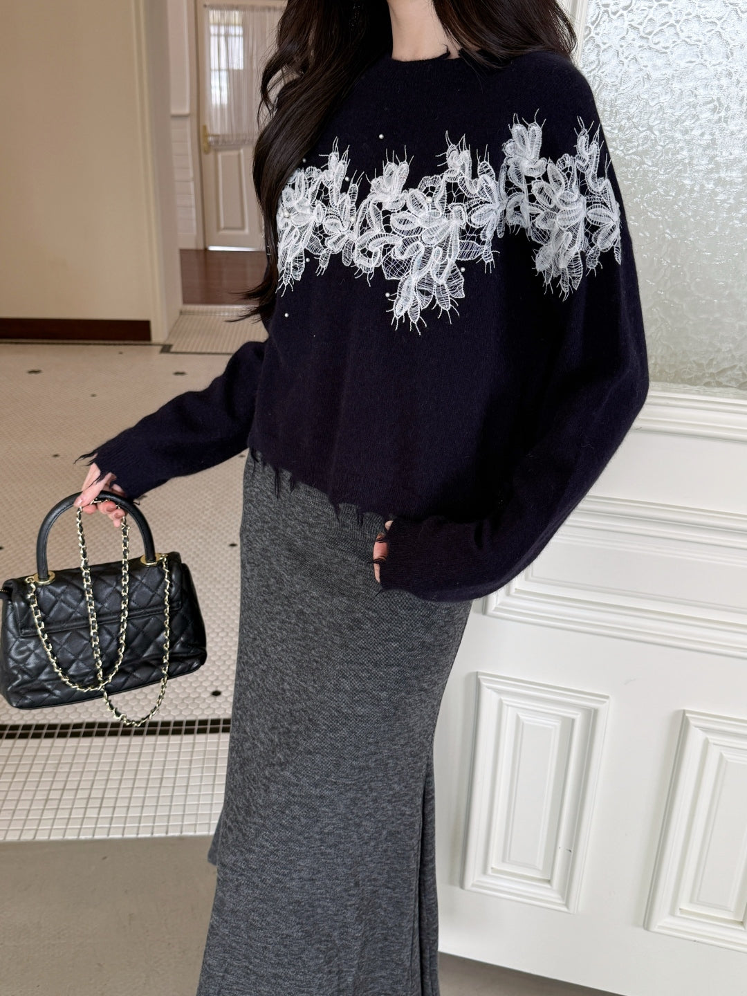 Es NEW Crew neck sweater