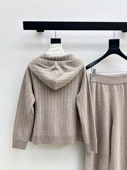 Loro NEW knitted suit