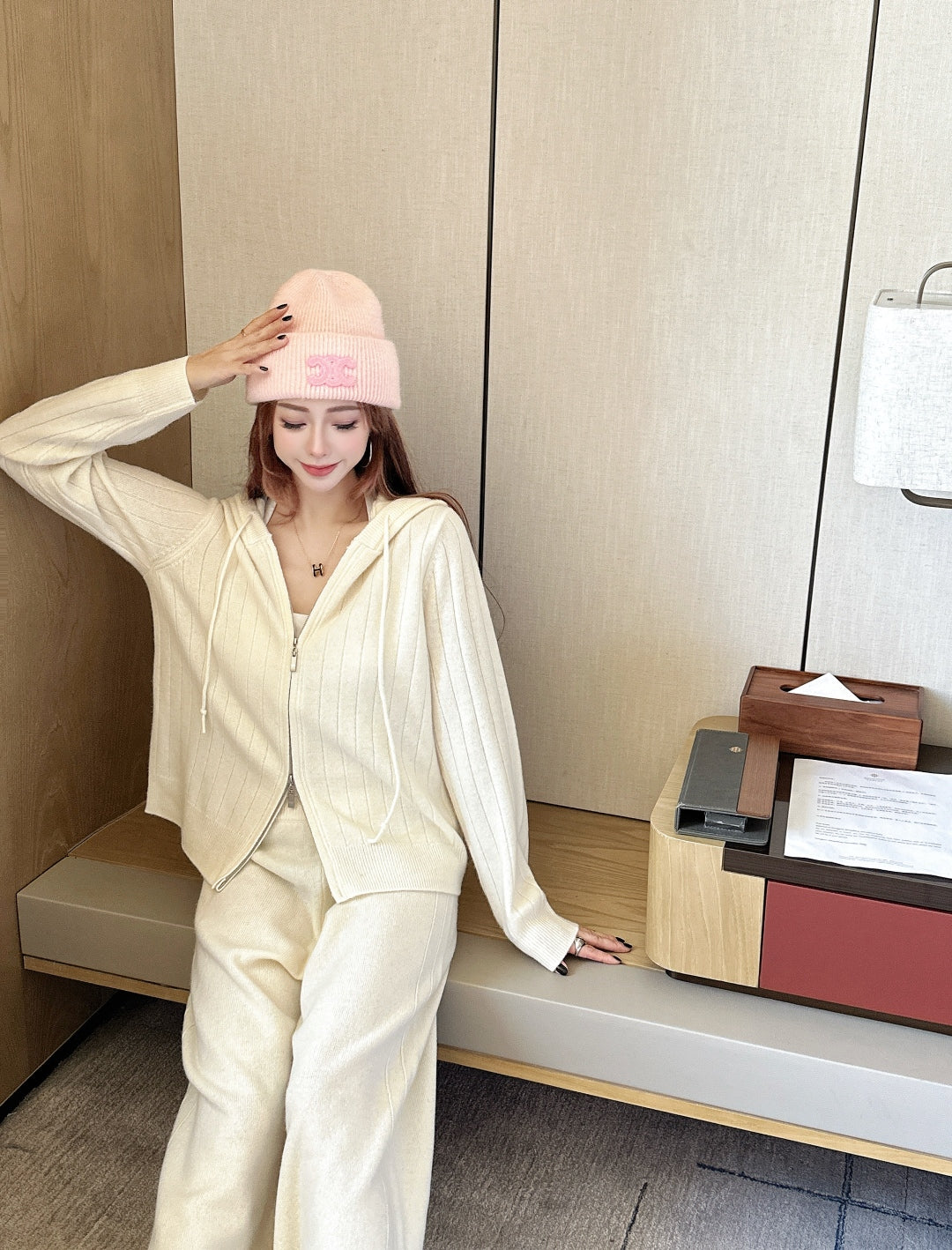 Loro NEW knitted suit