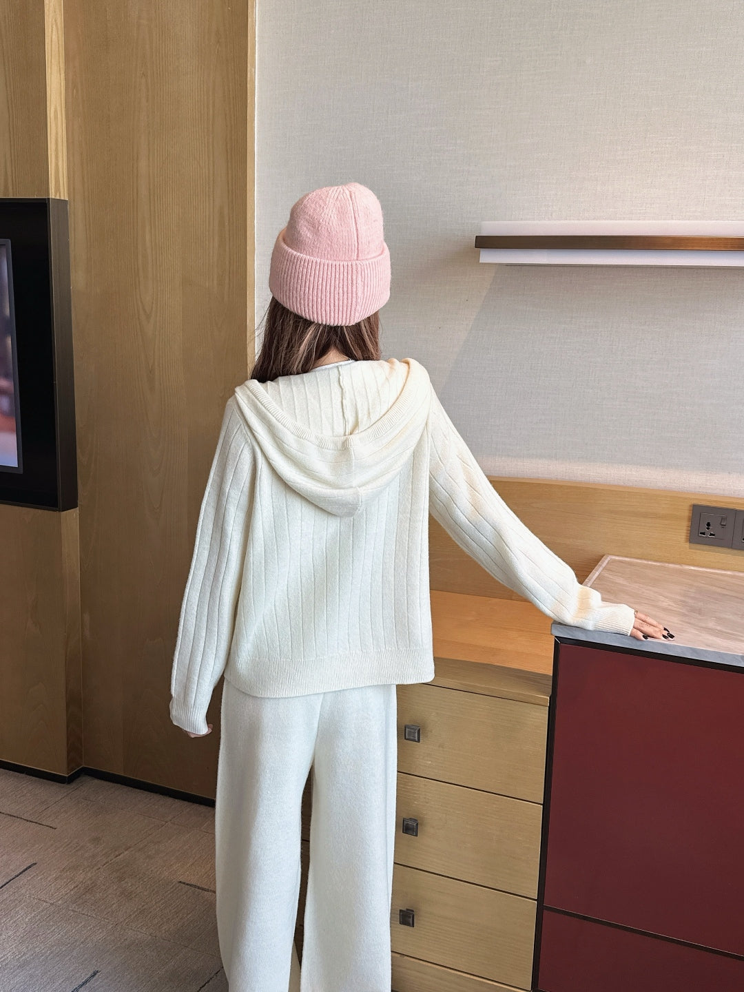 Loro NEW knitted suit