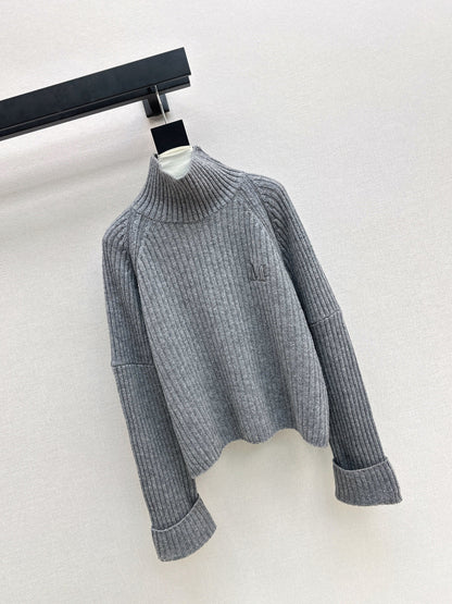 Max NEW turtleneck sweater