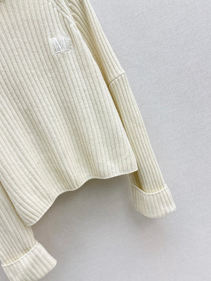 Max NEW turtleneck sweater