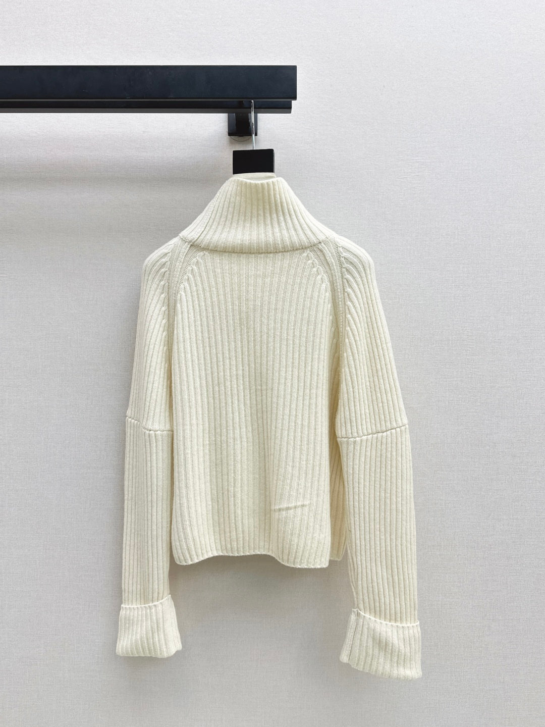 Max NEW turtleneck sweater