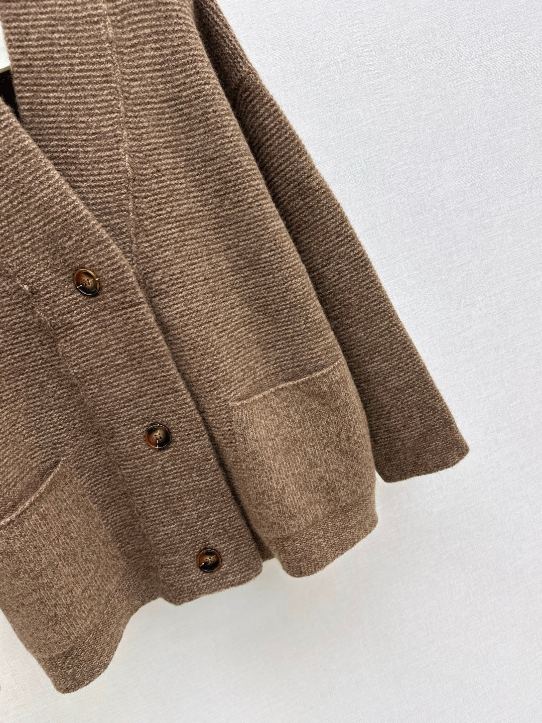 Loro NEW V-neck cardigan