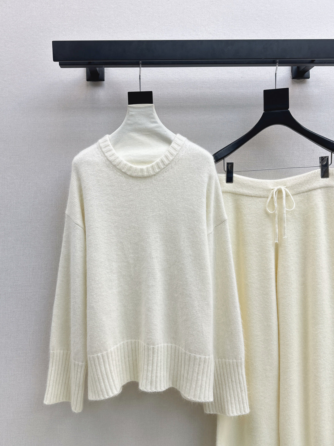 Brun NEW knitted suit