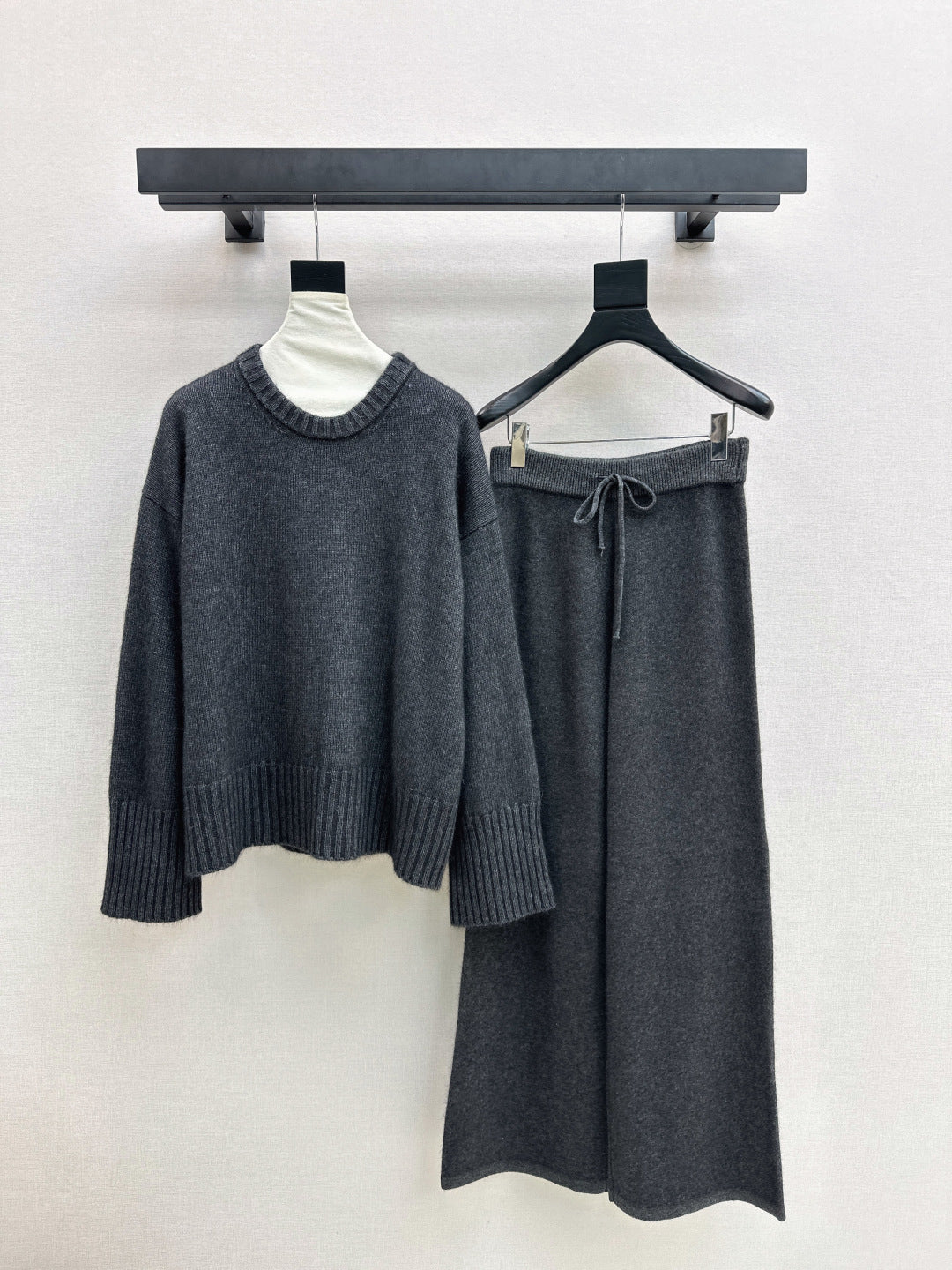 Brun NEW knitted suit