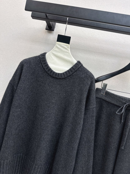 Brun NEW knitted suit