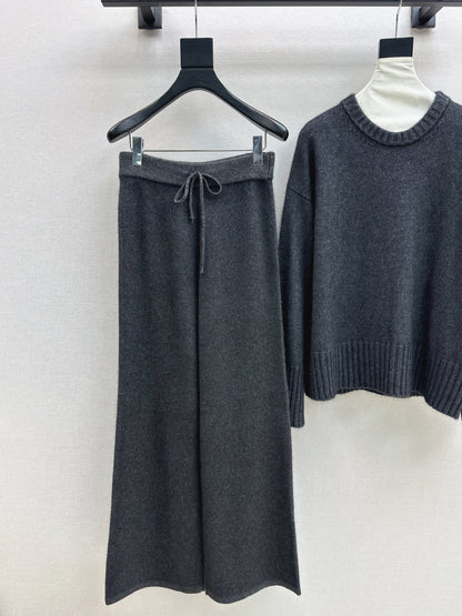 Brun NEW knitted suit