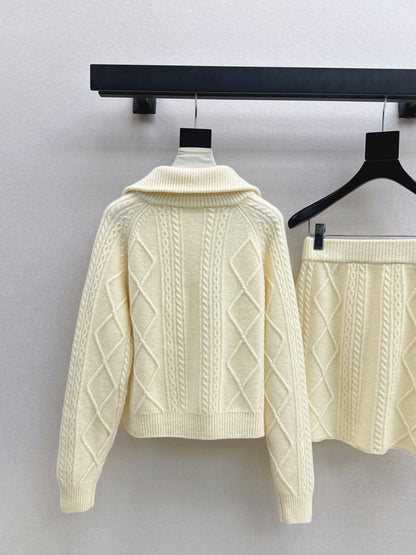 Loro NEW knitted suit