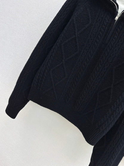 Loro NEW knitted suit