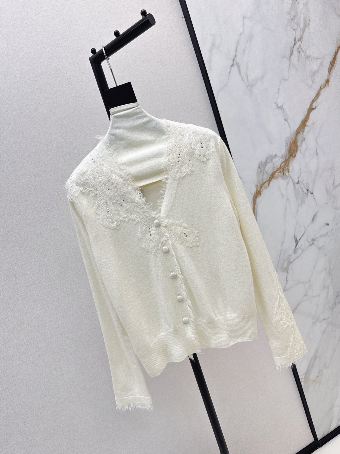 Es NEW V-neck cardigan