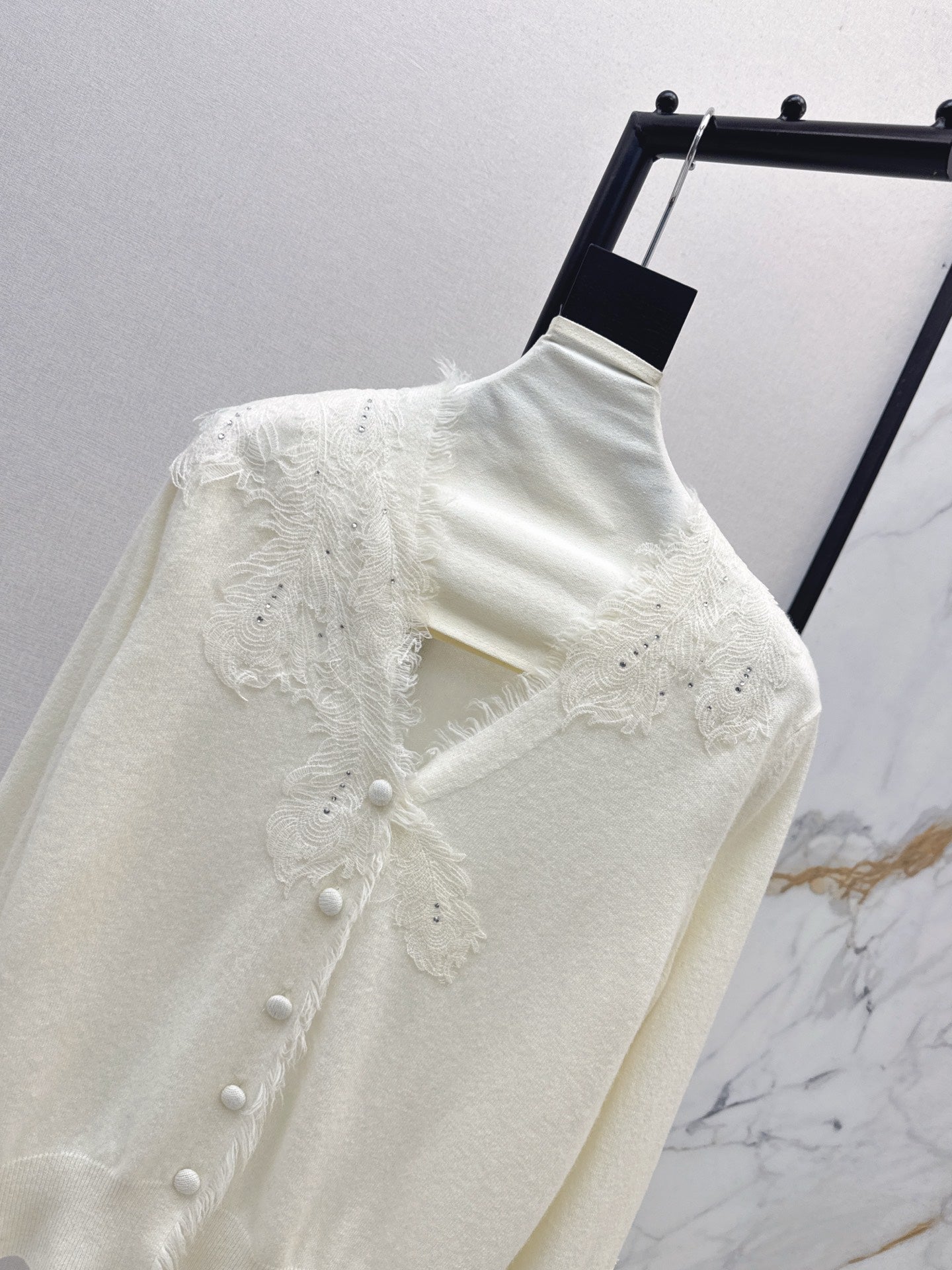 Es NEW V-neck cardigan