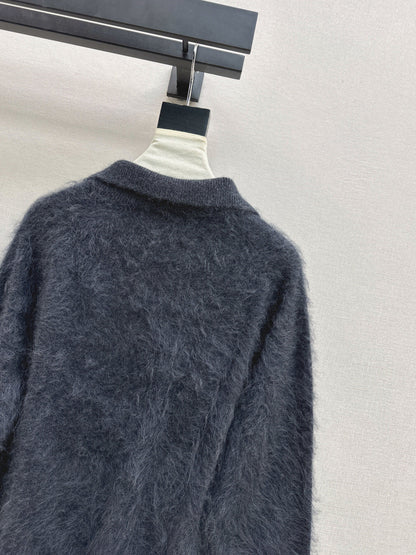 Chan NEW V-neck sweater