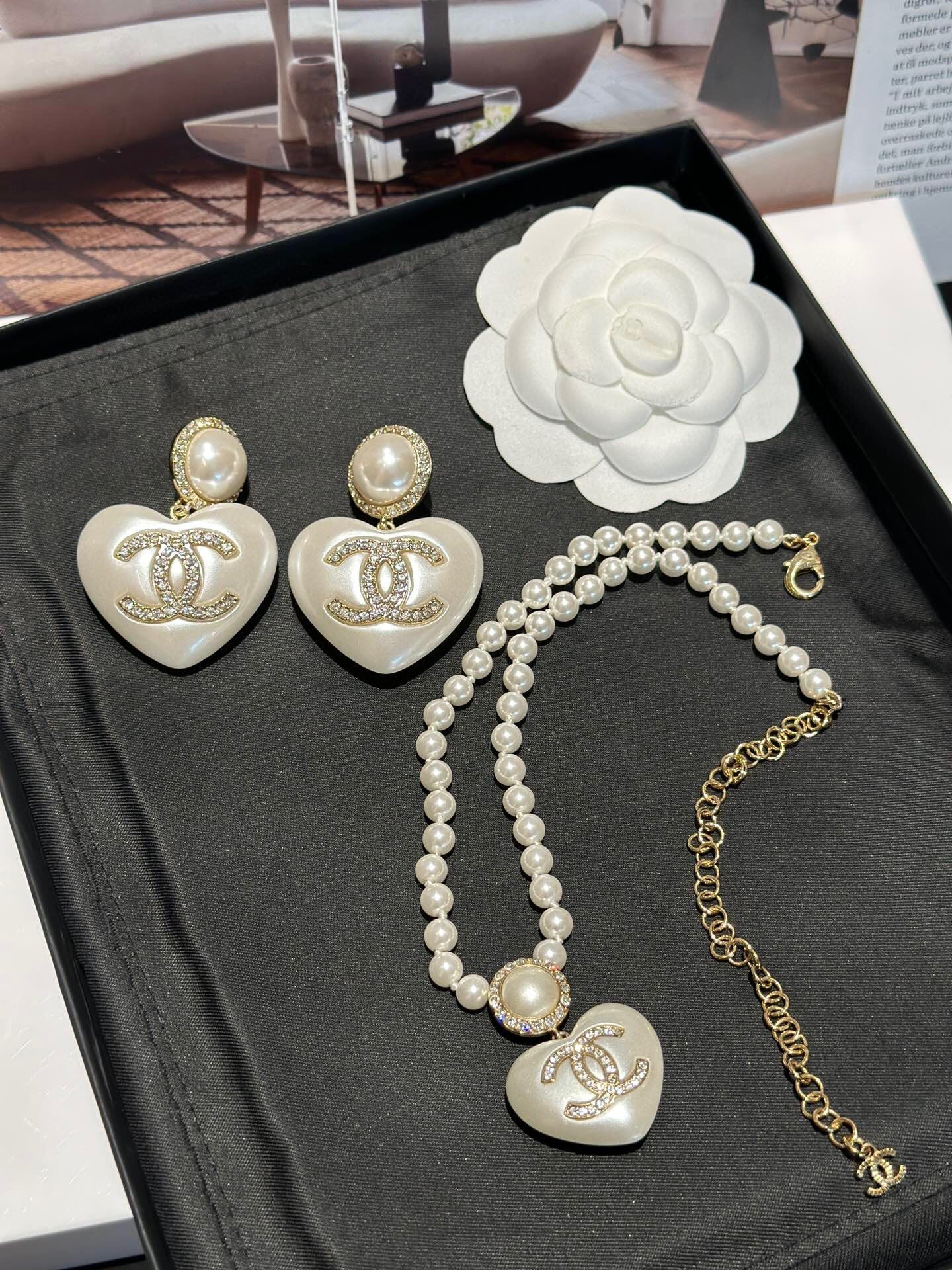 Chan New heart necklace