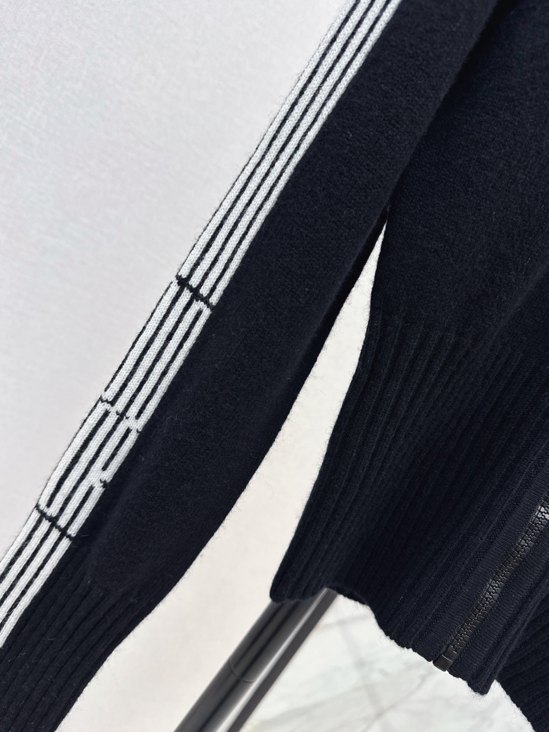 CD NEW cashmere cardigan