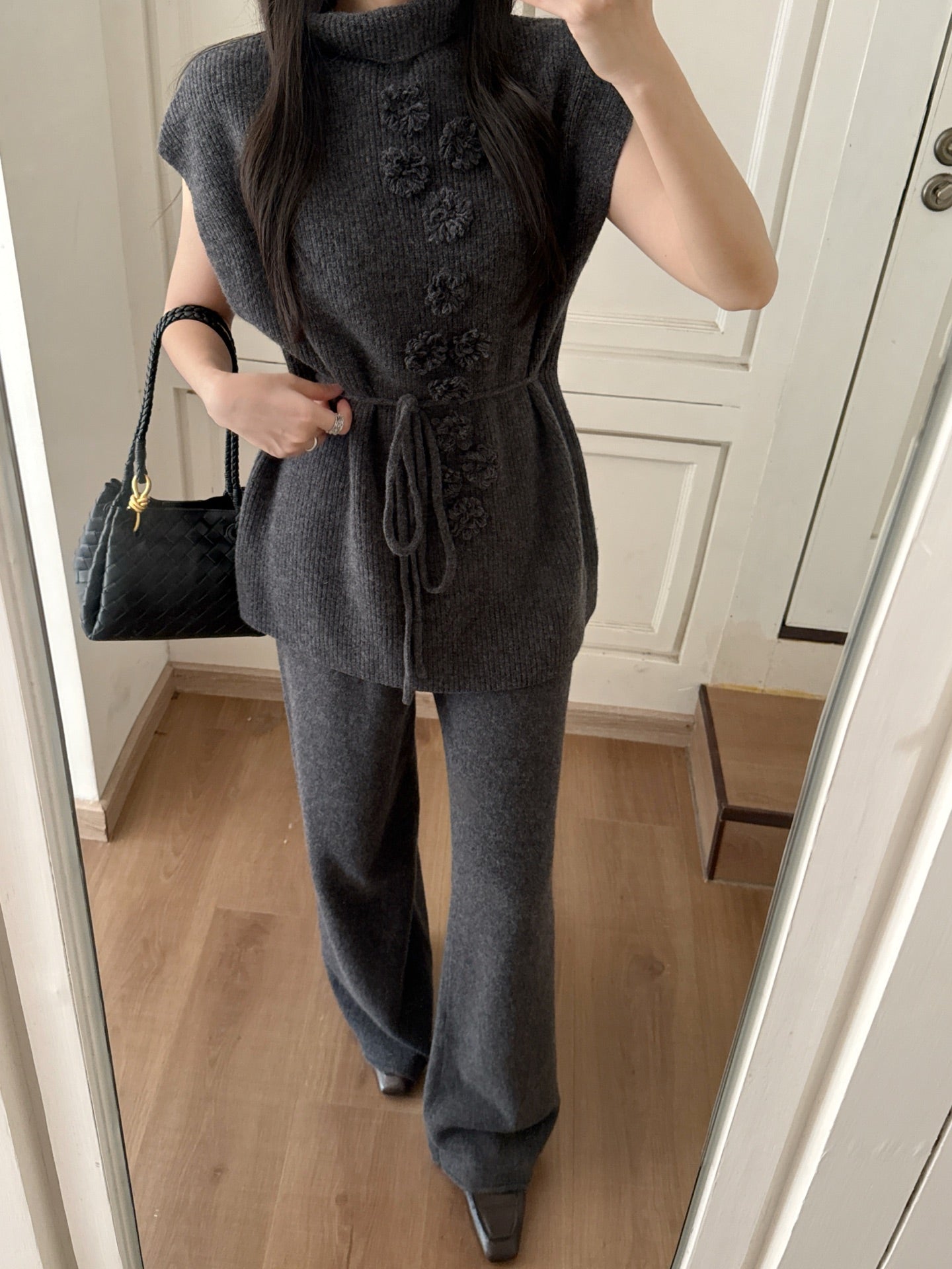 Chan NEW Sleeveless knitted set