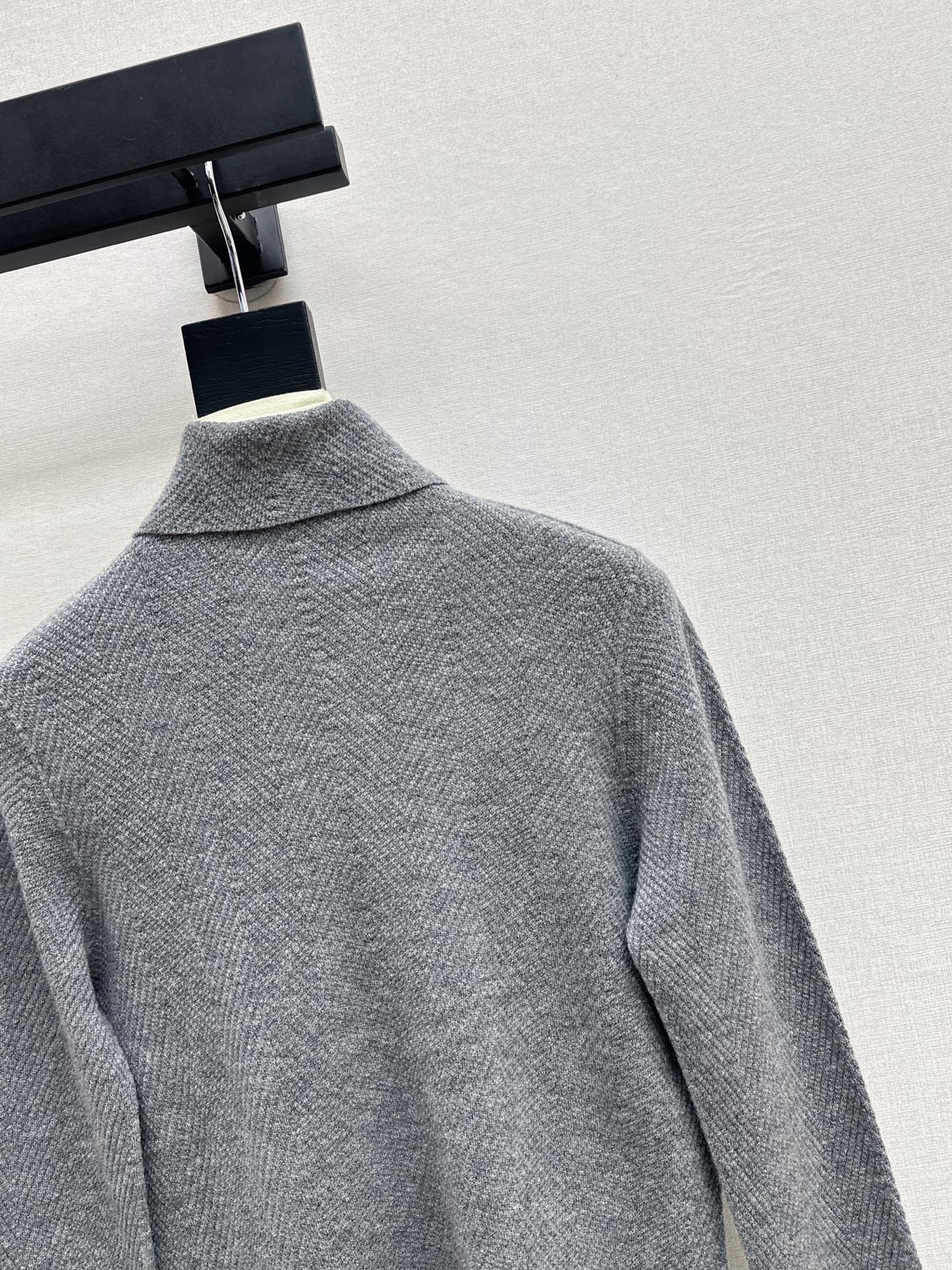 Loro NEW turtleneck base layer