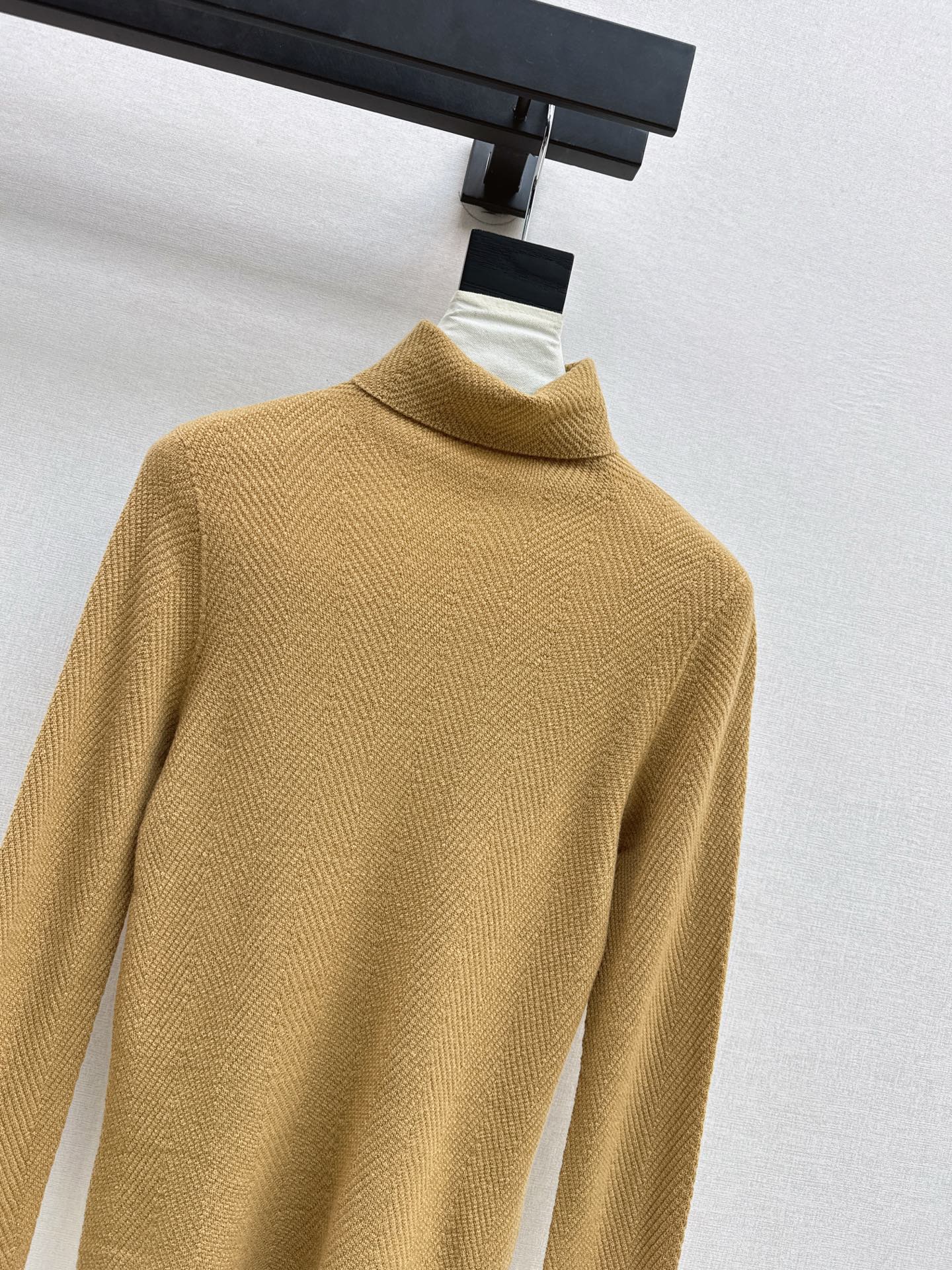 Loro NEW turtleneck base layer
