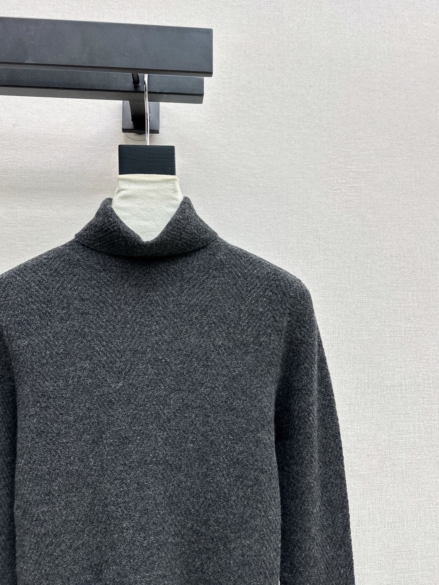 Loro NEW turtleneck base layer