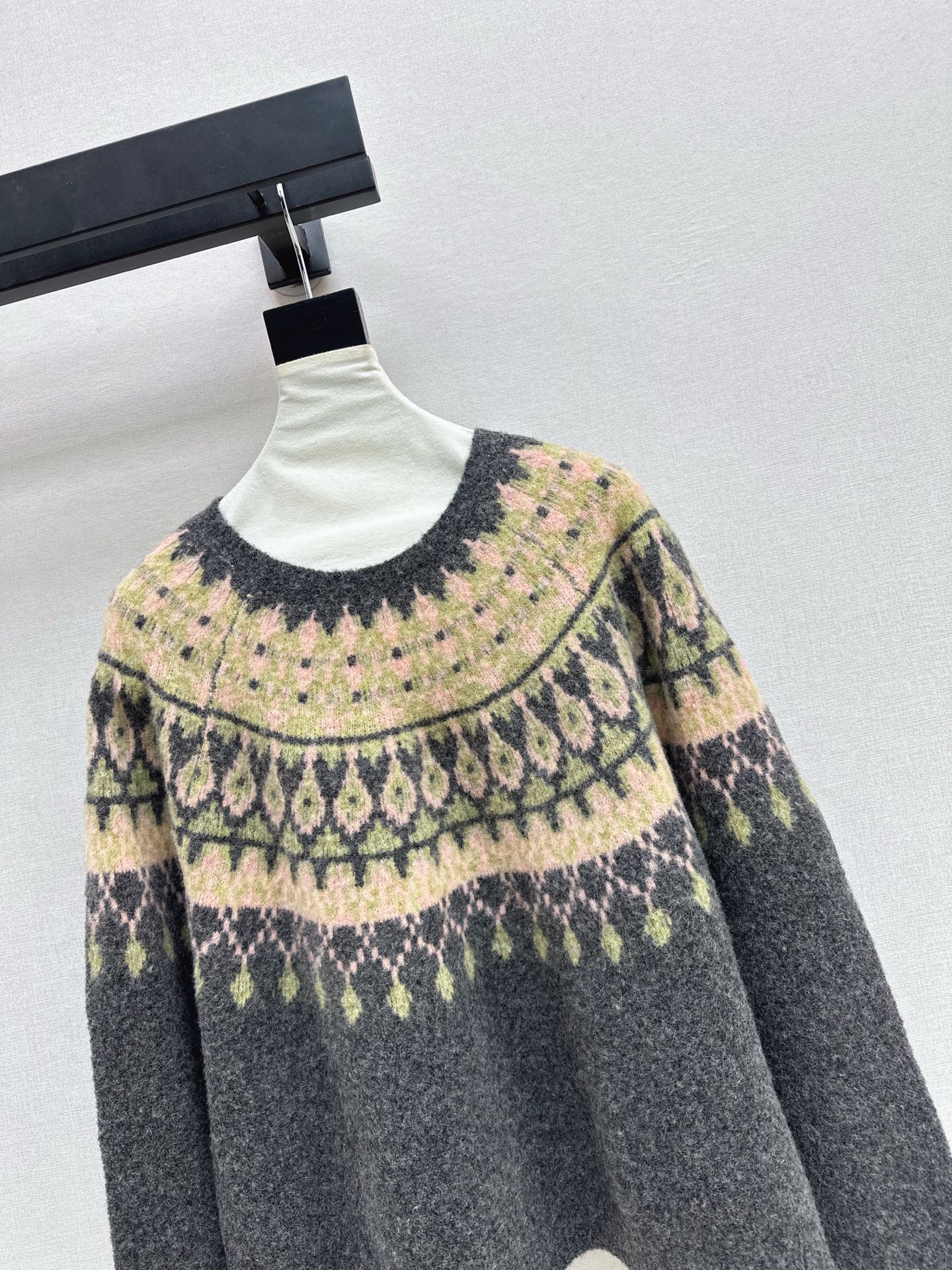 Loro NEW Crew neck sweater