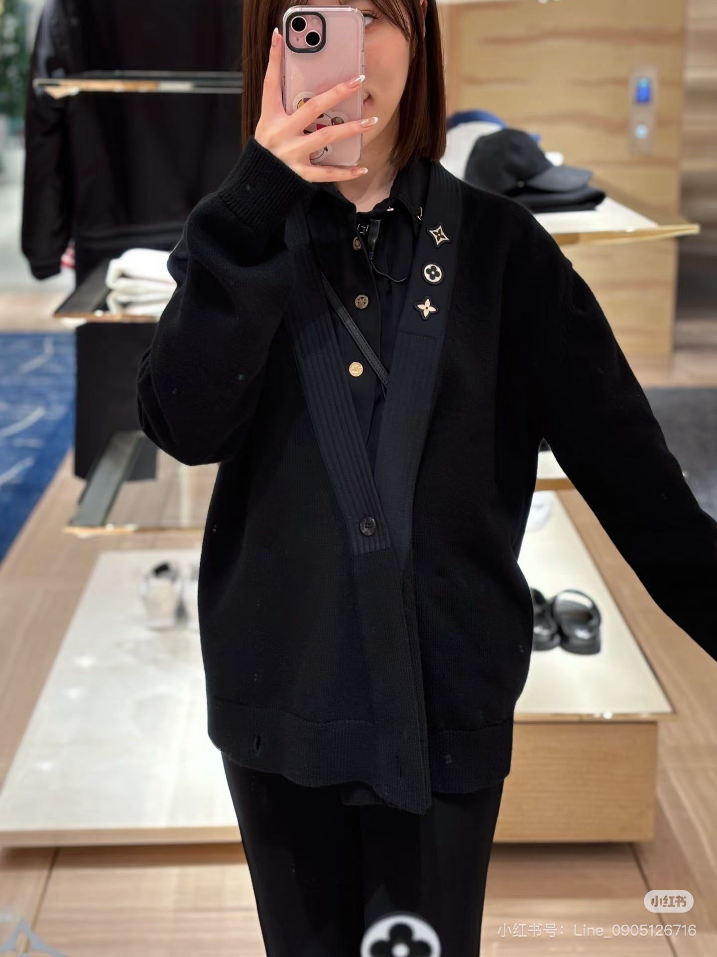 Louis NEW V-neck cardigan