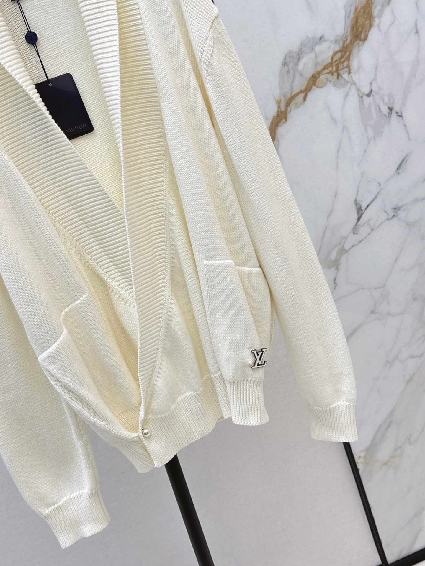 Louis NEW Side-button cardigan