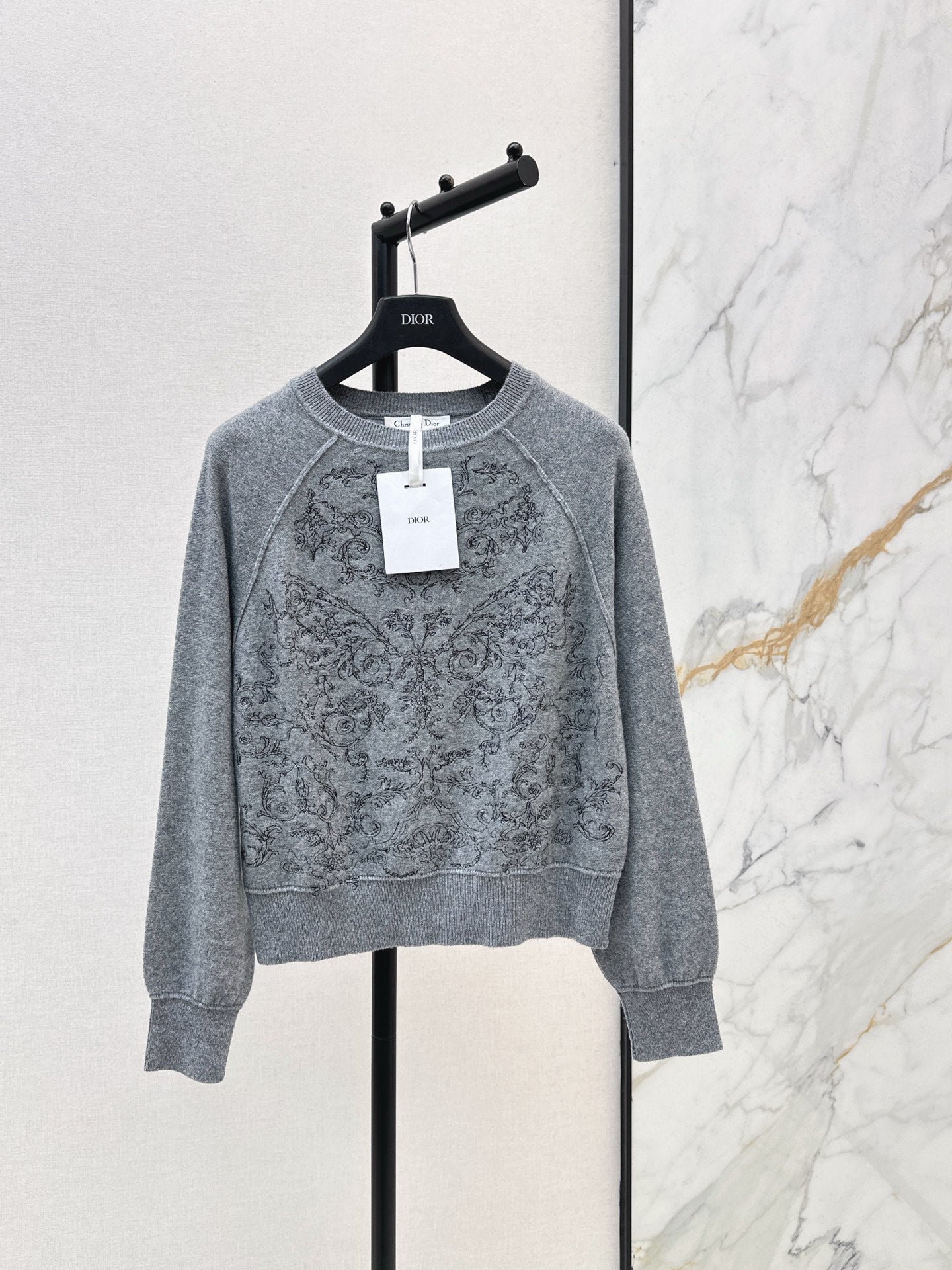 CD NEW Cashmere sweater