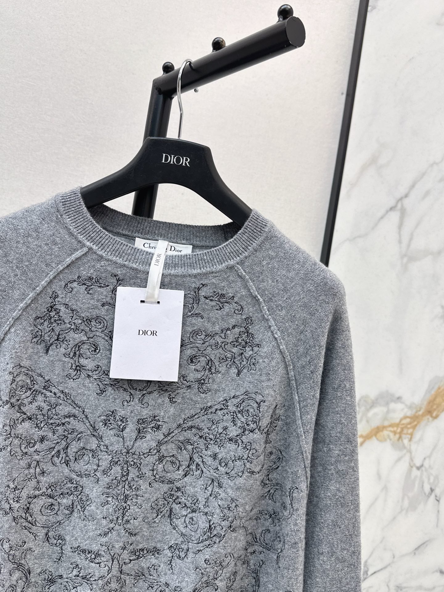 CD NEW Cashmere sweater