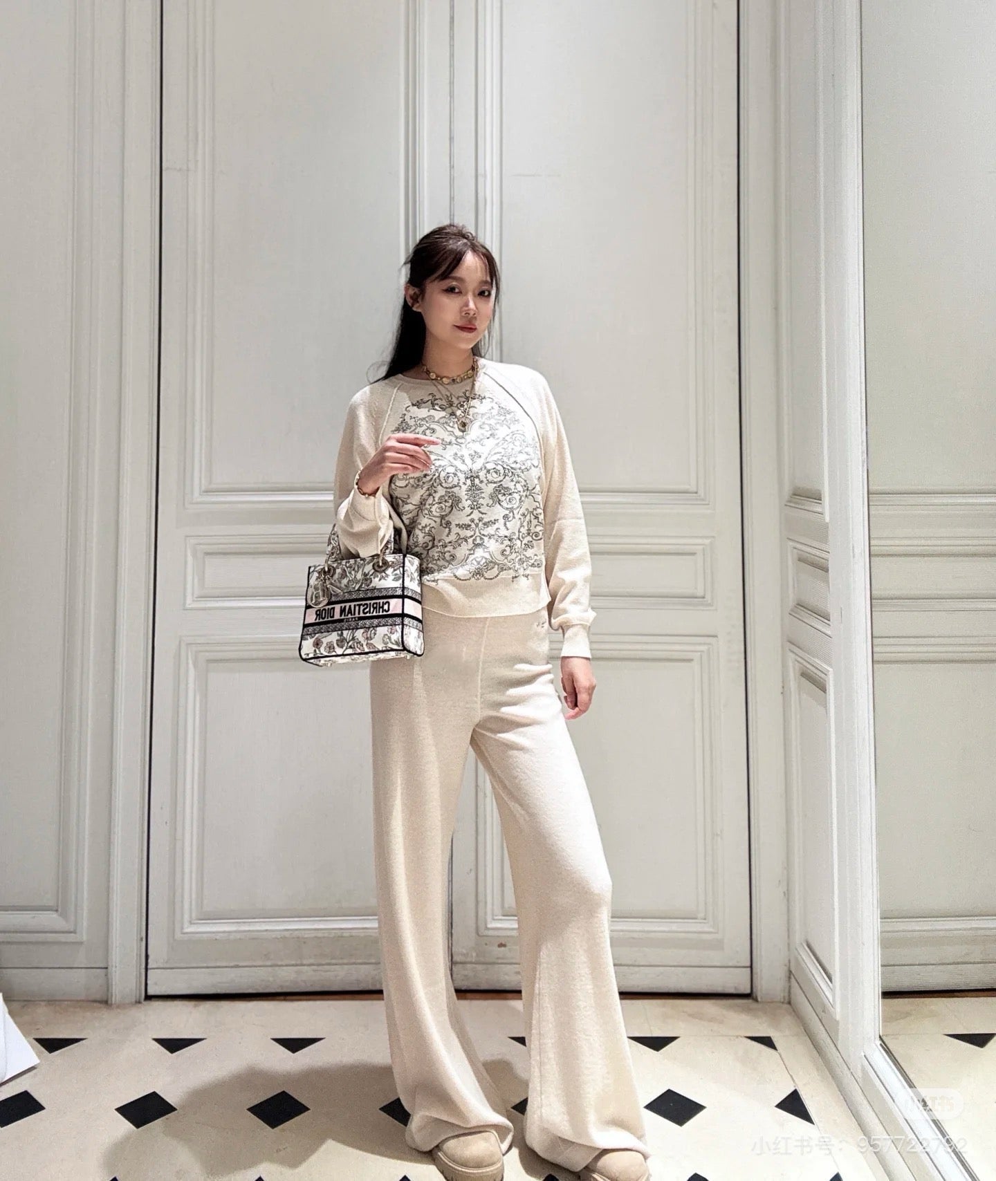 CD NEW Cashmere sweater