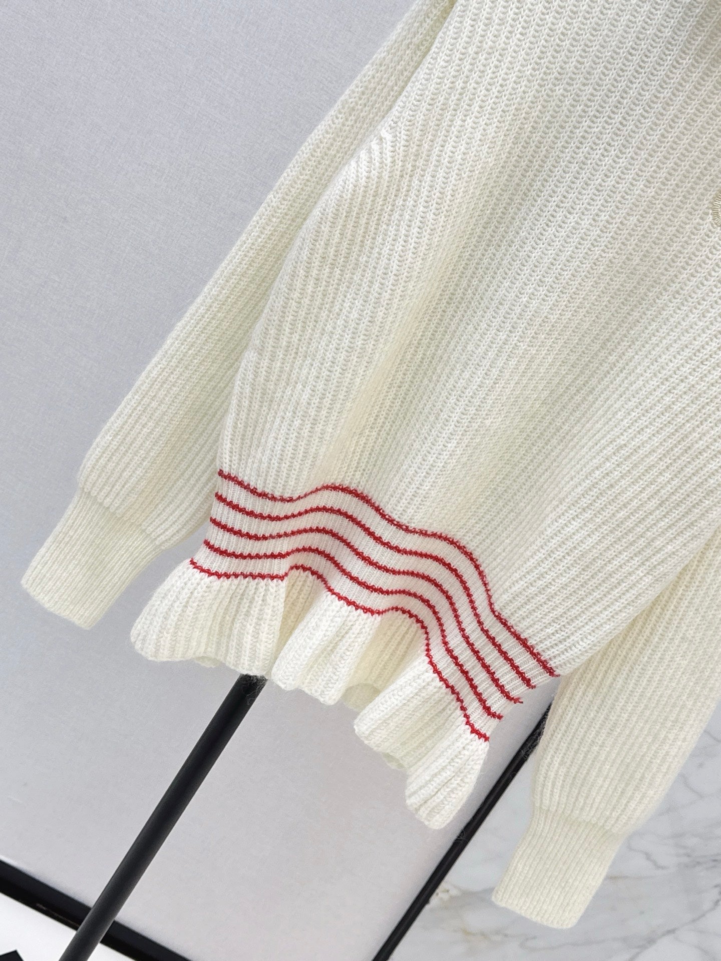 Cho1 NEW Ruffled Sweater