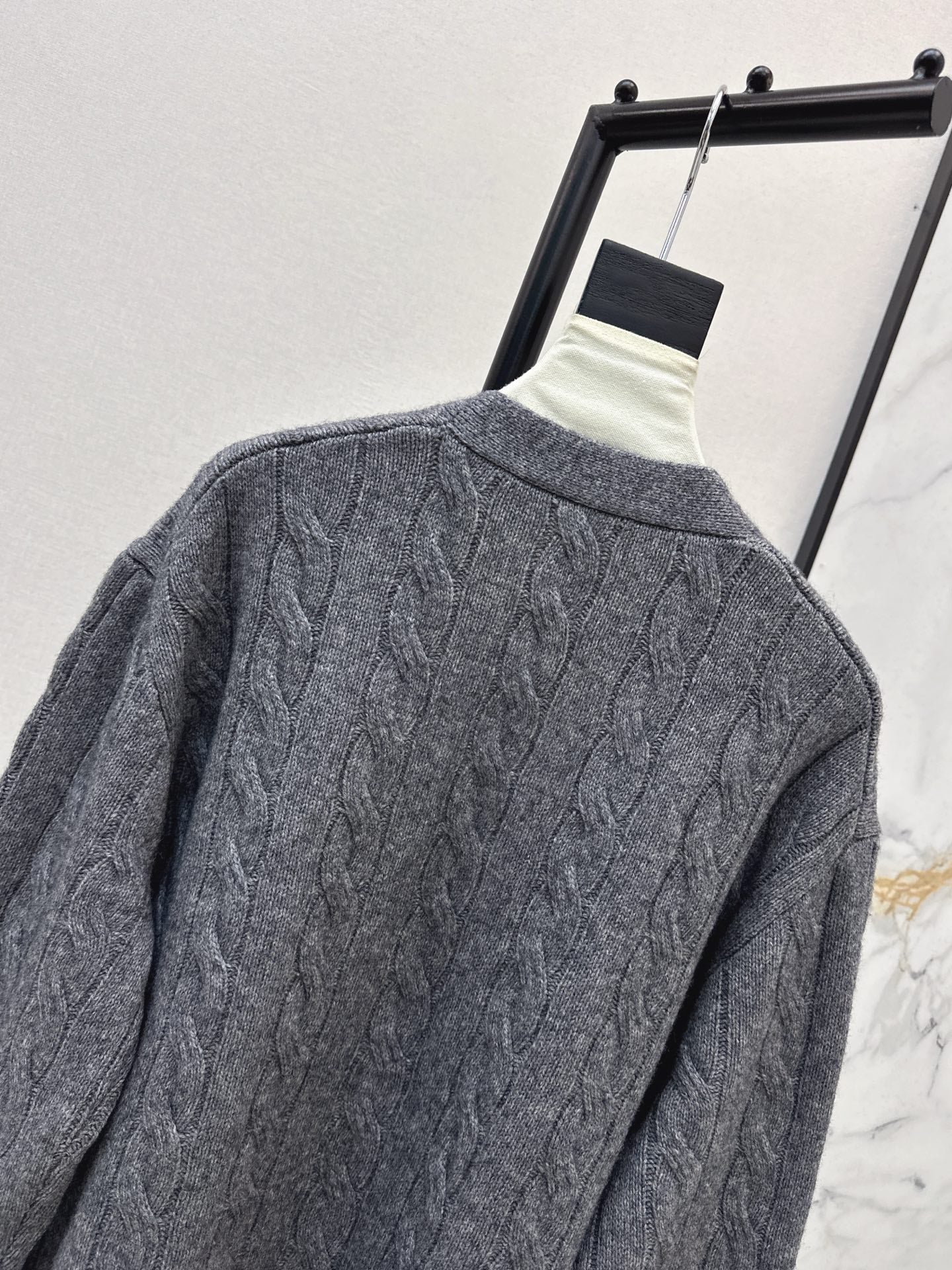 Ral NEW Loose V-neck cardigan