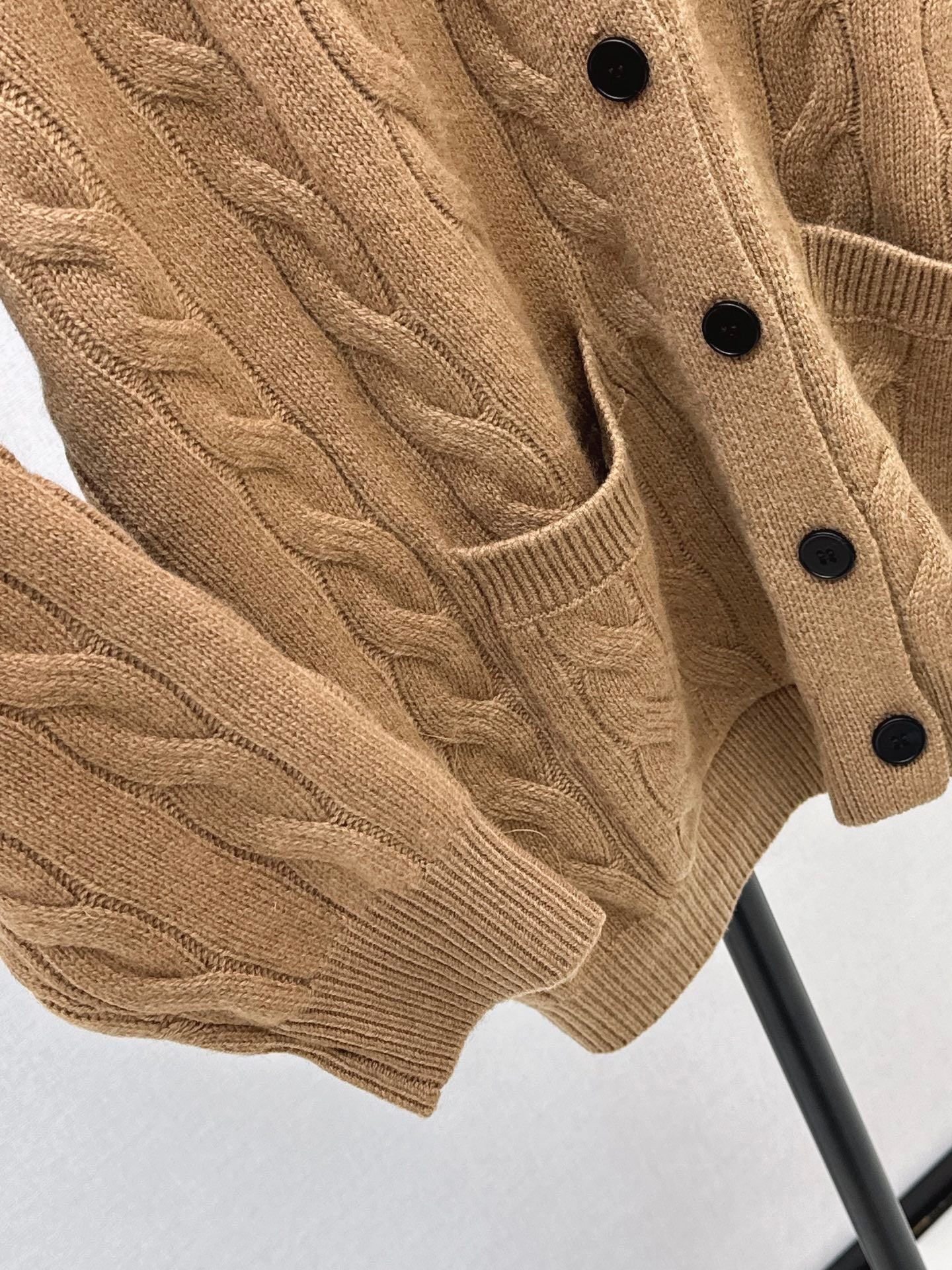 Ral NEW Loose V-neck cardigan