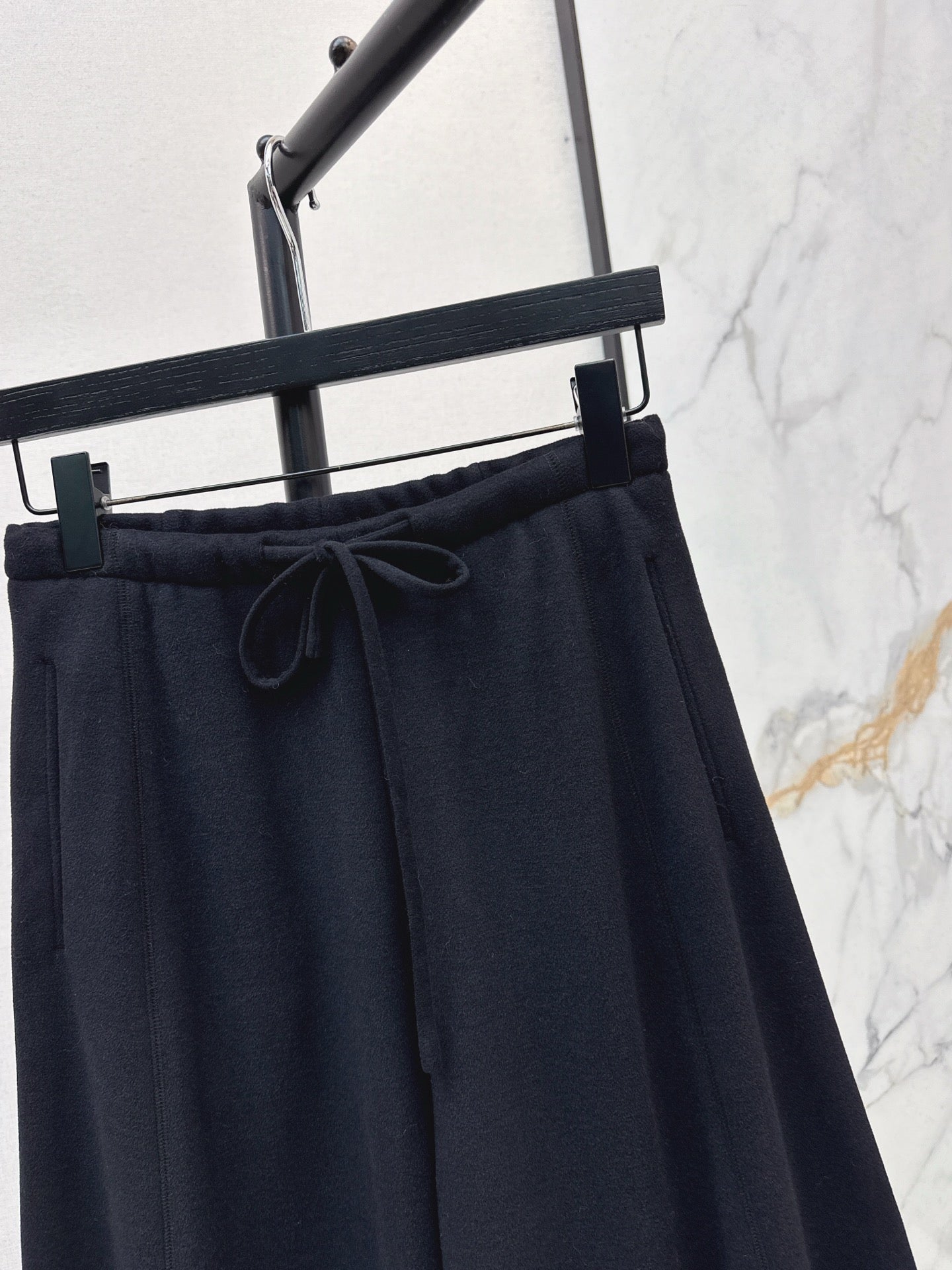 Brune NEW Straight pants