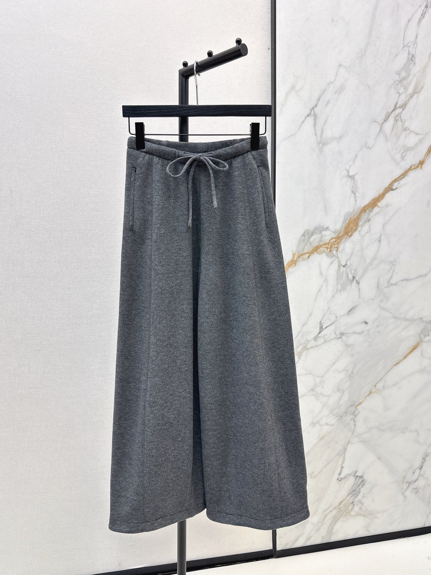 Brune NEW Straight pants