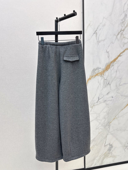 Brune NEW Straight pants