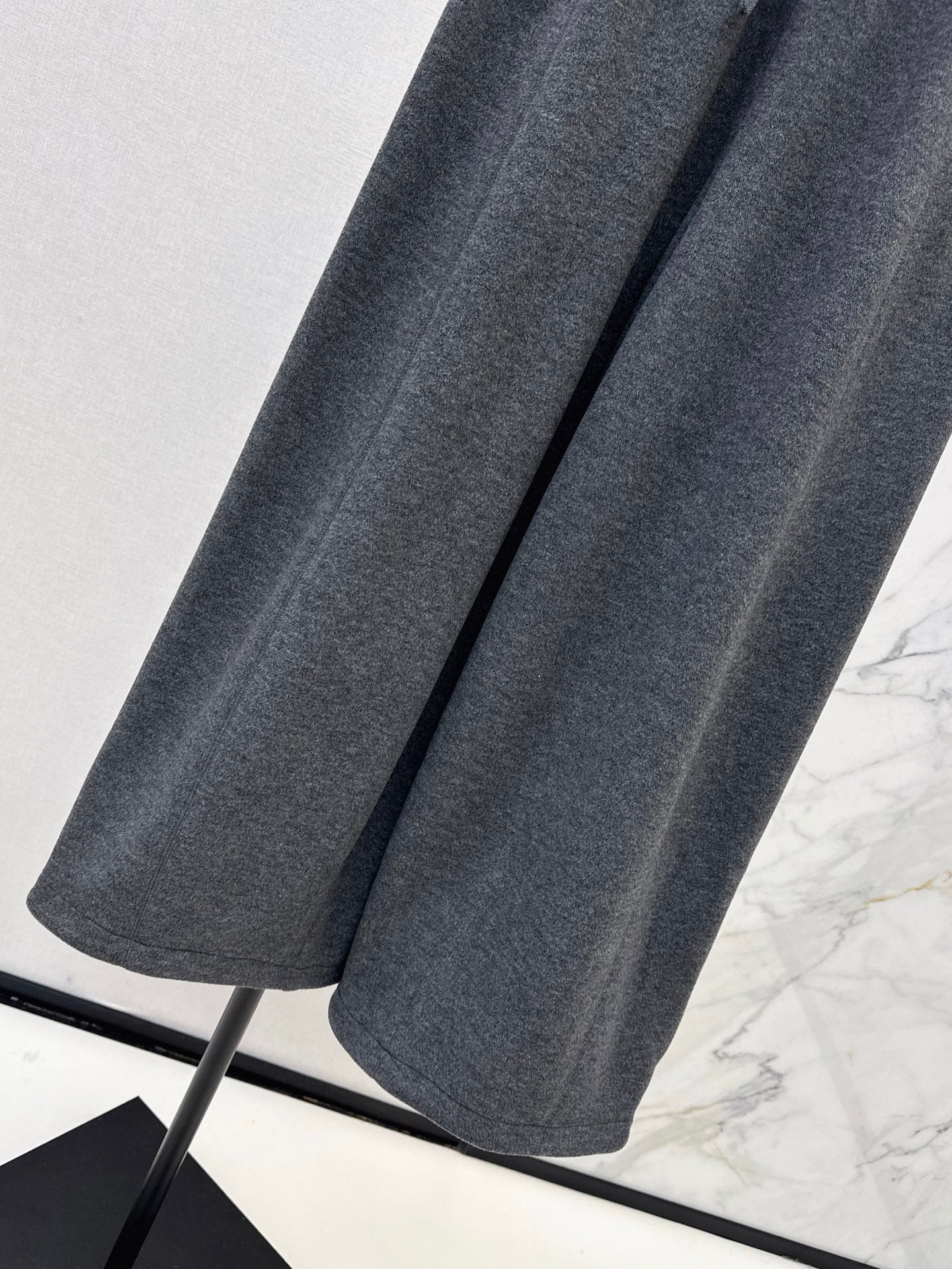 Brune NEW Straight pants