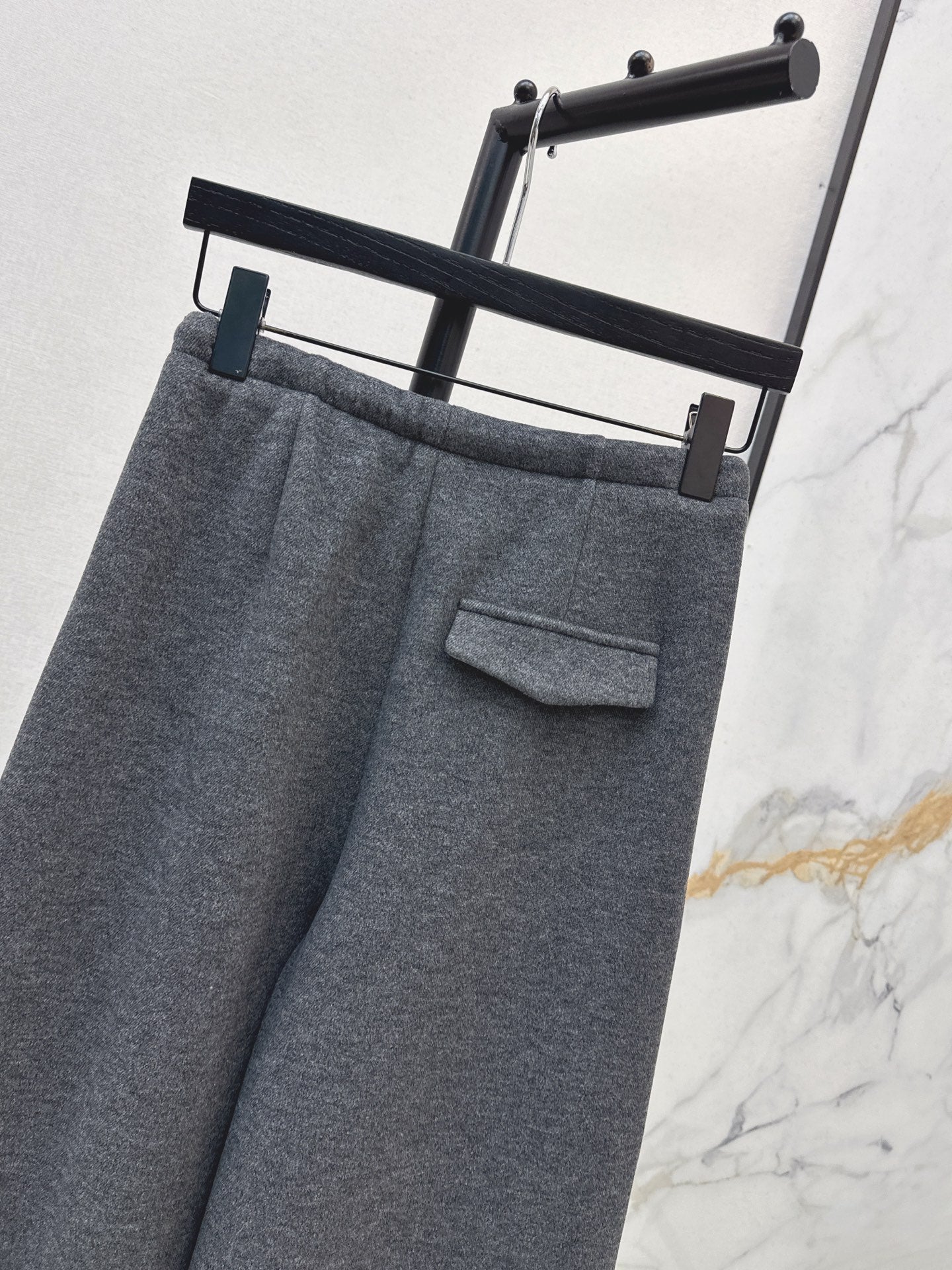 Brune NEW Straight pants