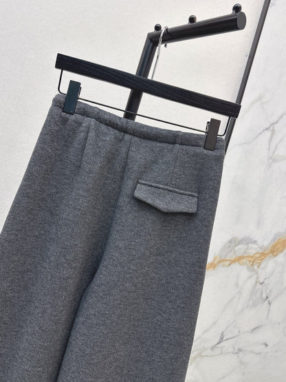 Brune NEW Straight pants