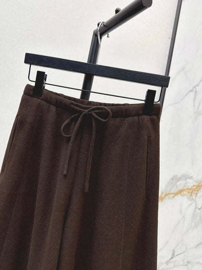 Brune NEW Straight pants