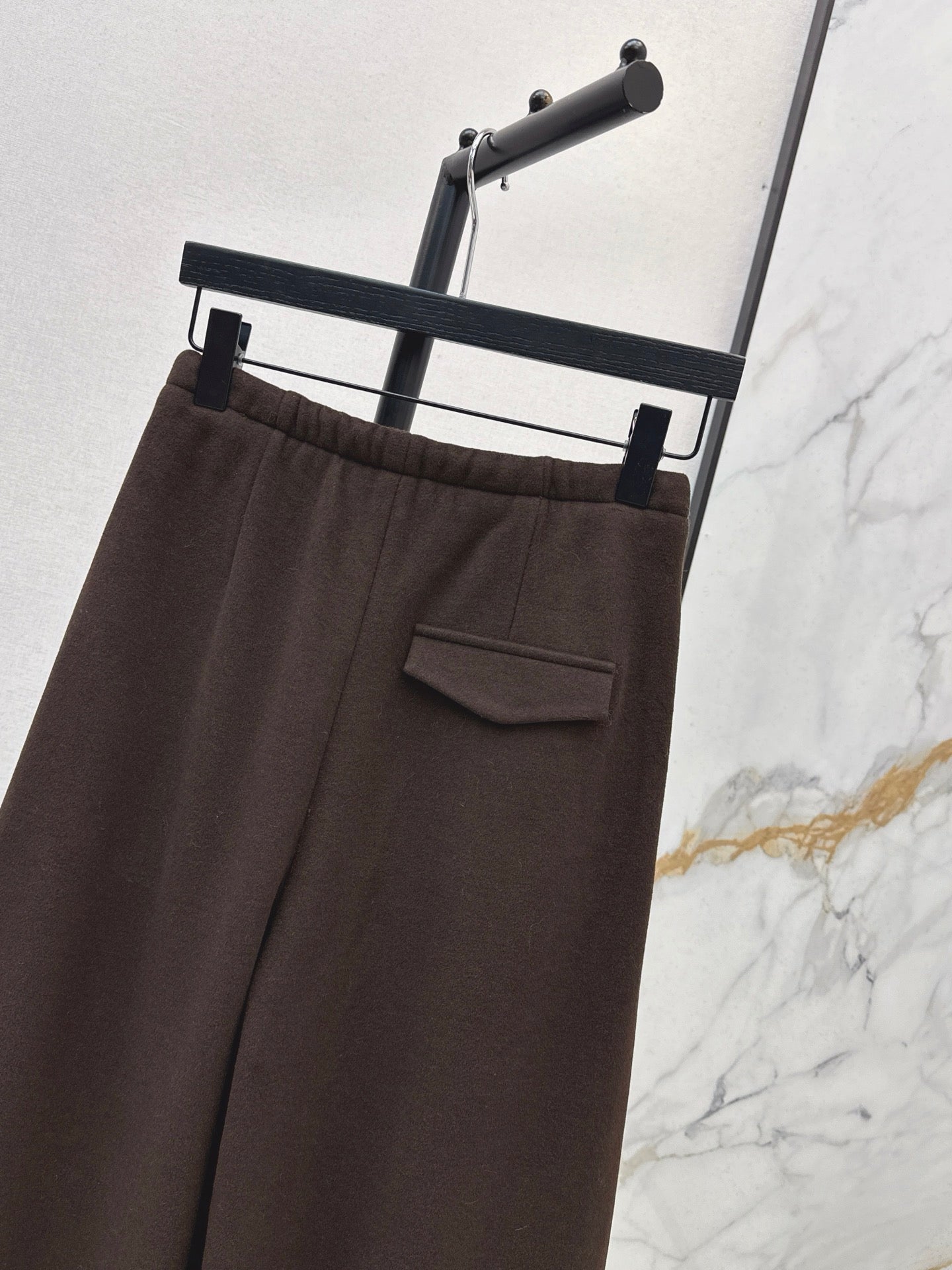 Brune NEW Straight pants