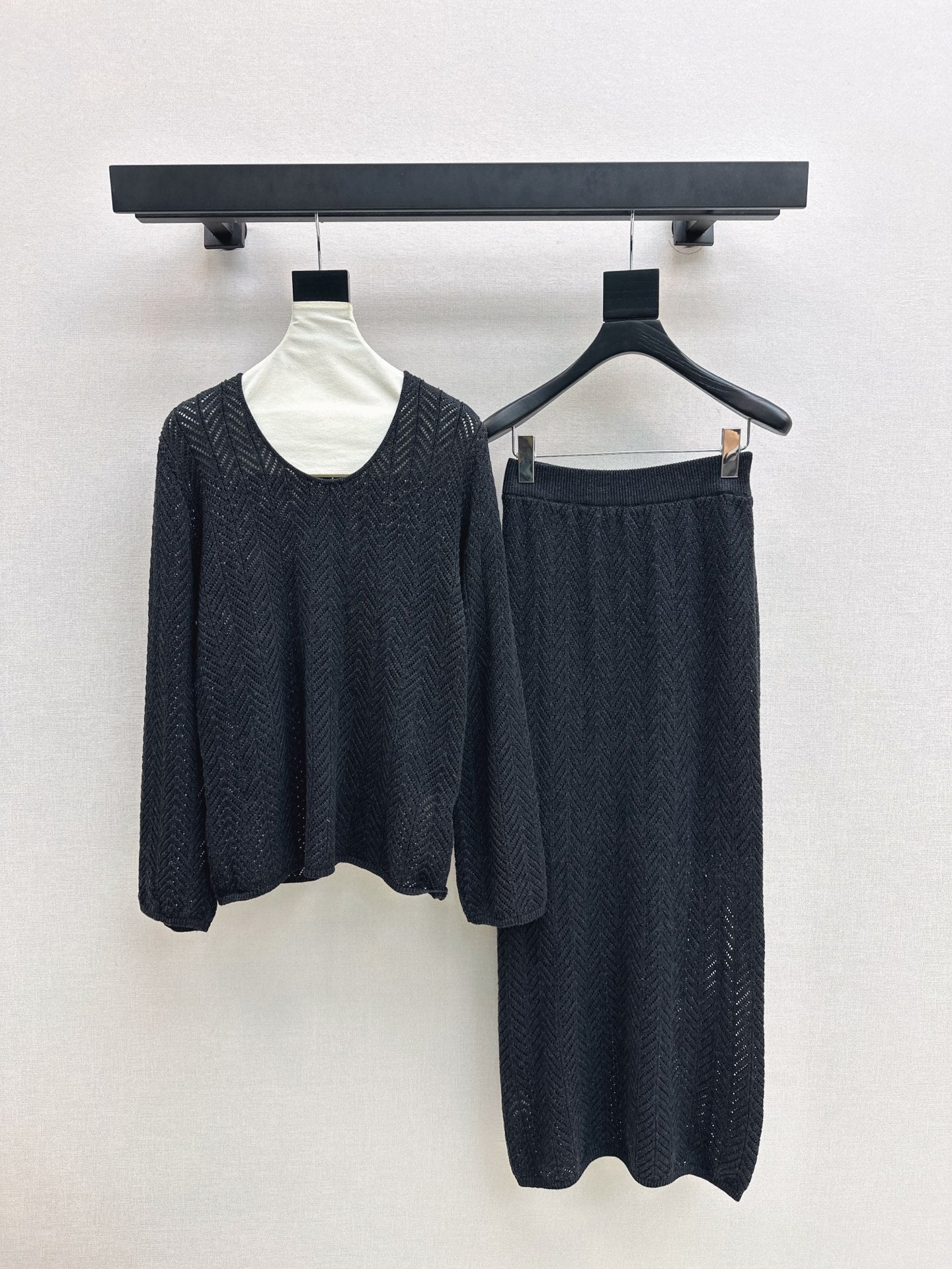 Brune NEW knitted suit