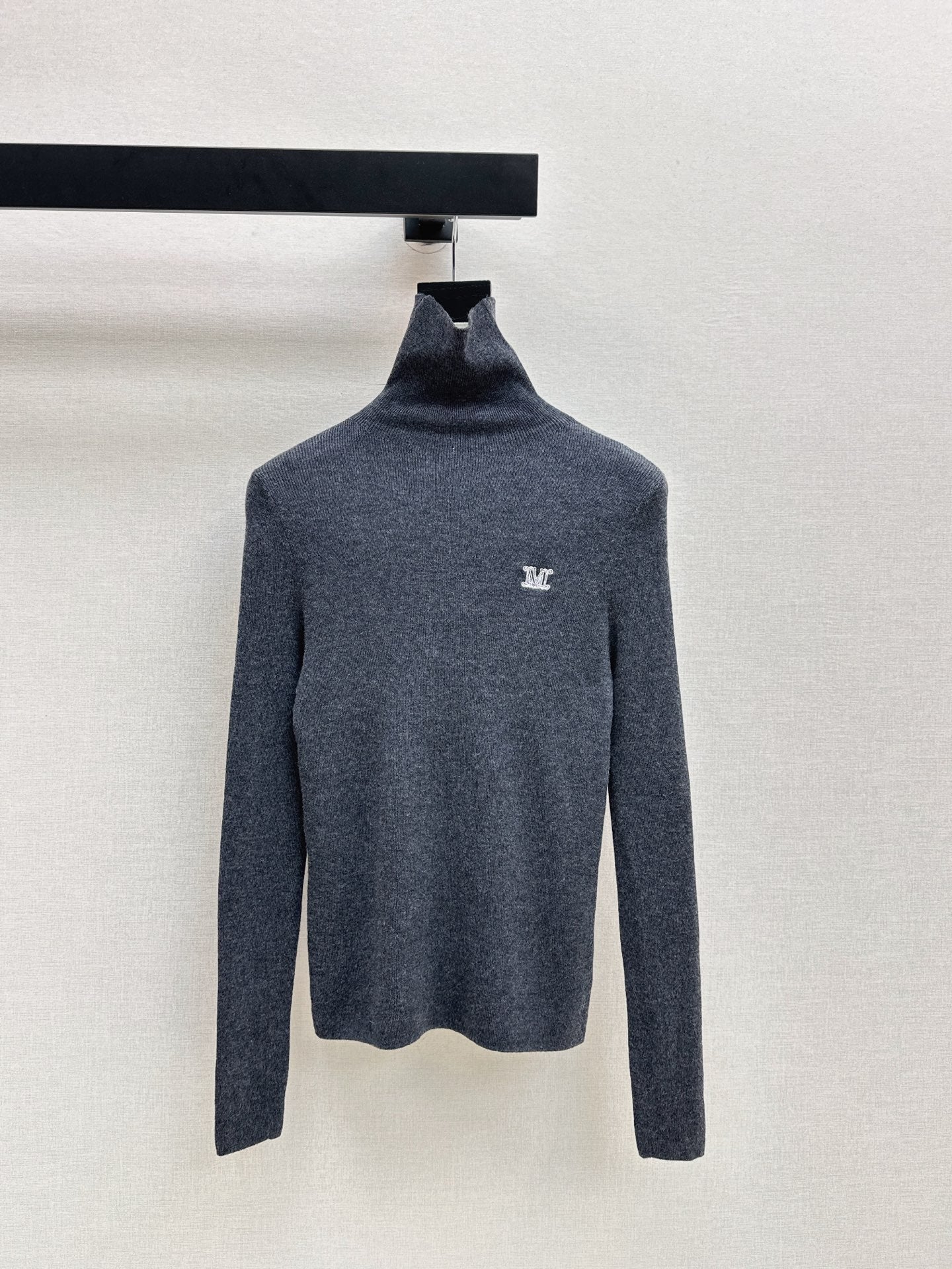 Max NEW turtleneck base layer