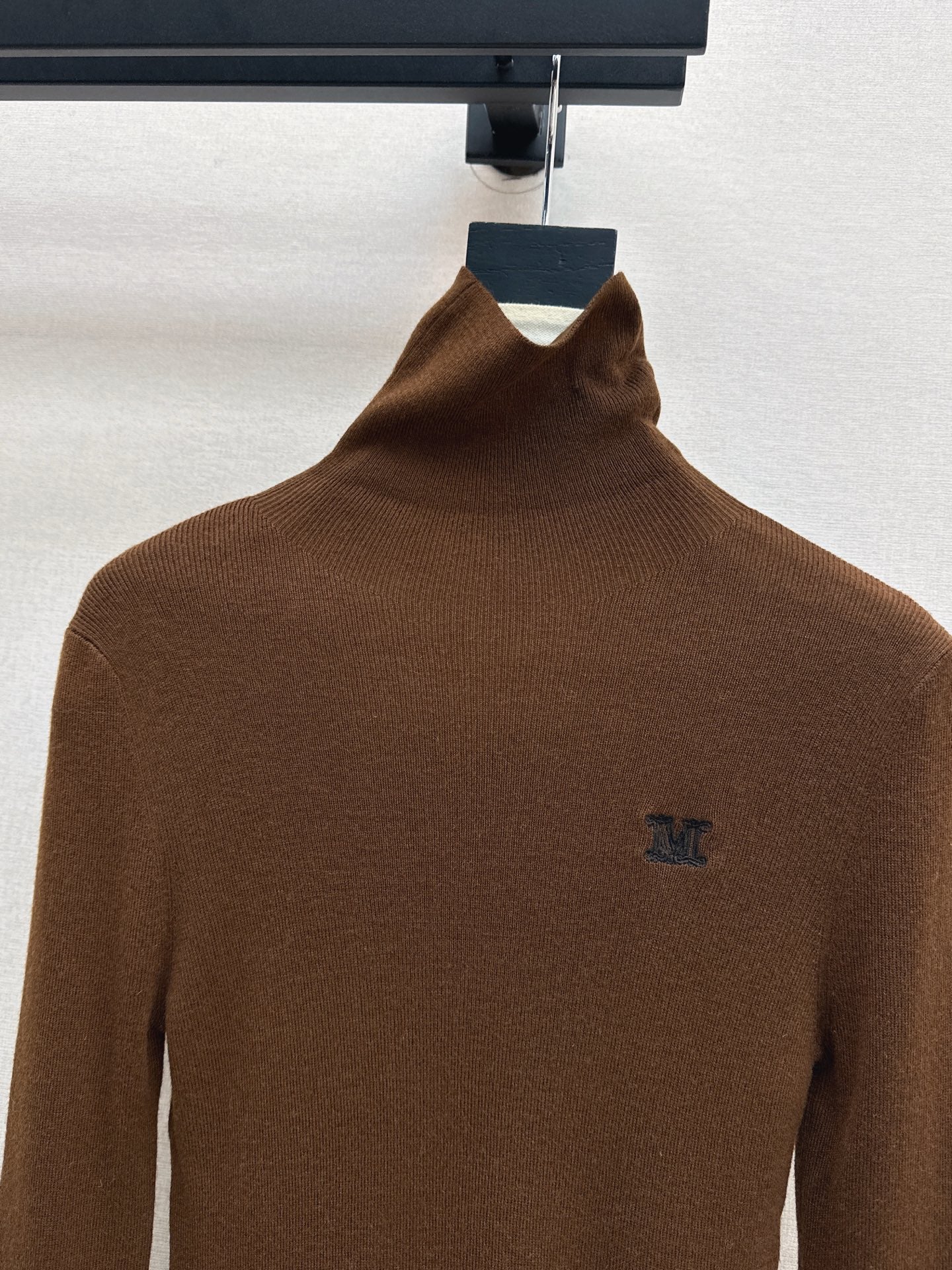 Max NEW turtleneck base layer