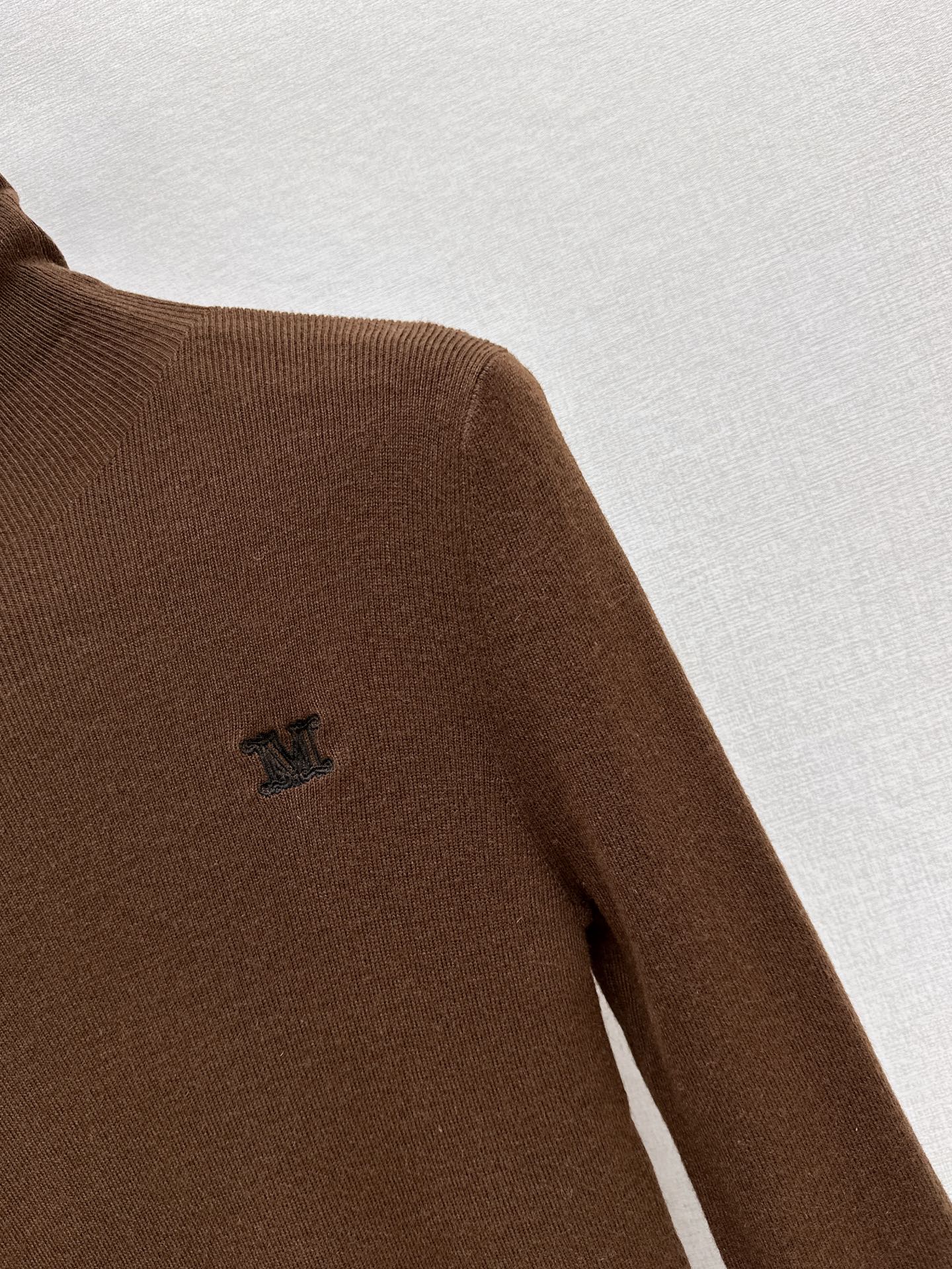 Max NEW turtleneck base layer