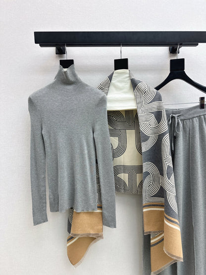 Herm NEW knitted suit