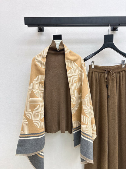 Herm NEW knitted suit