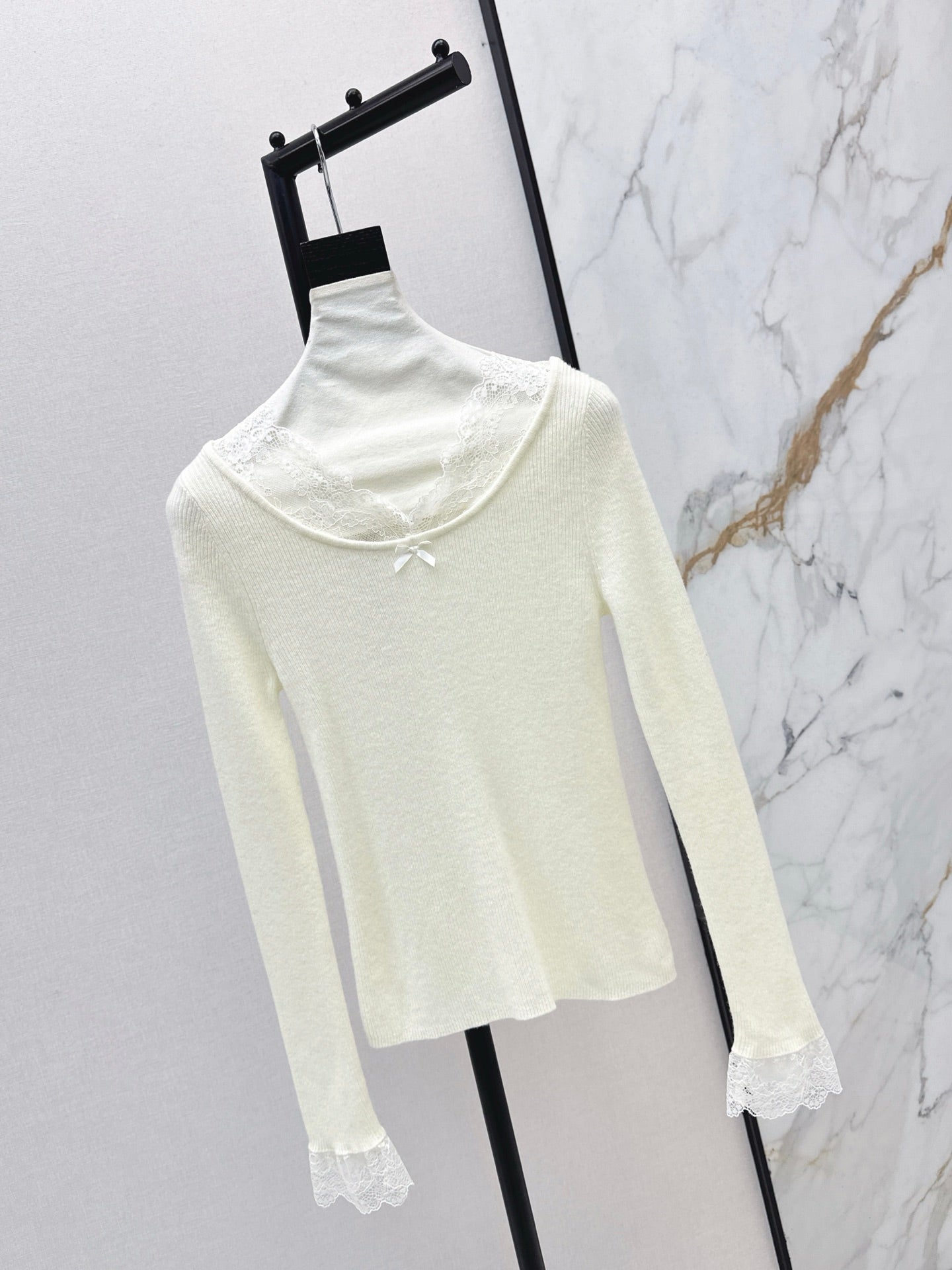 Miu NEW Lace base layer