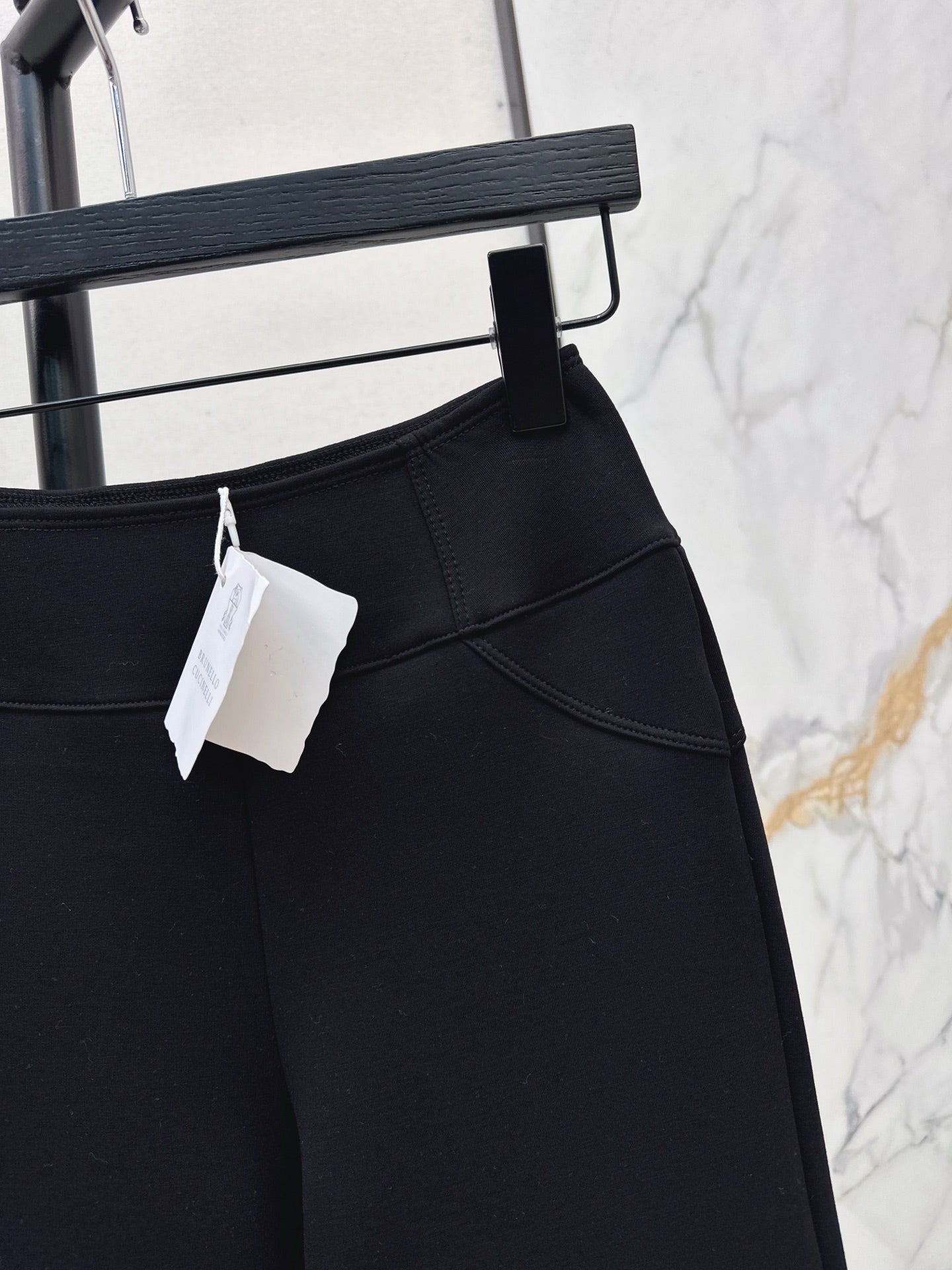 Brune NEW High-waisted leggings