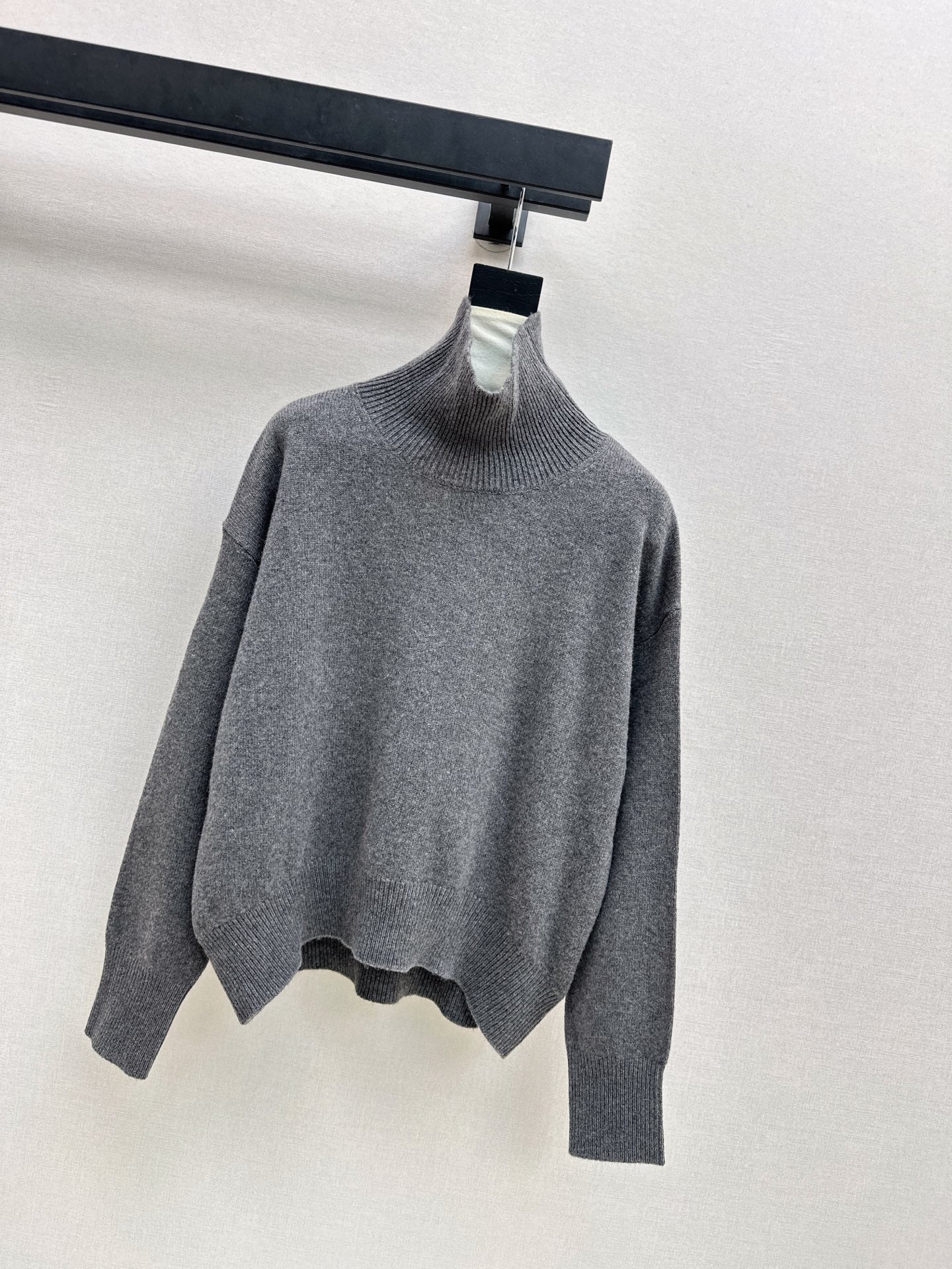 Ce1i NEW Wool sweater